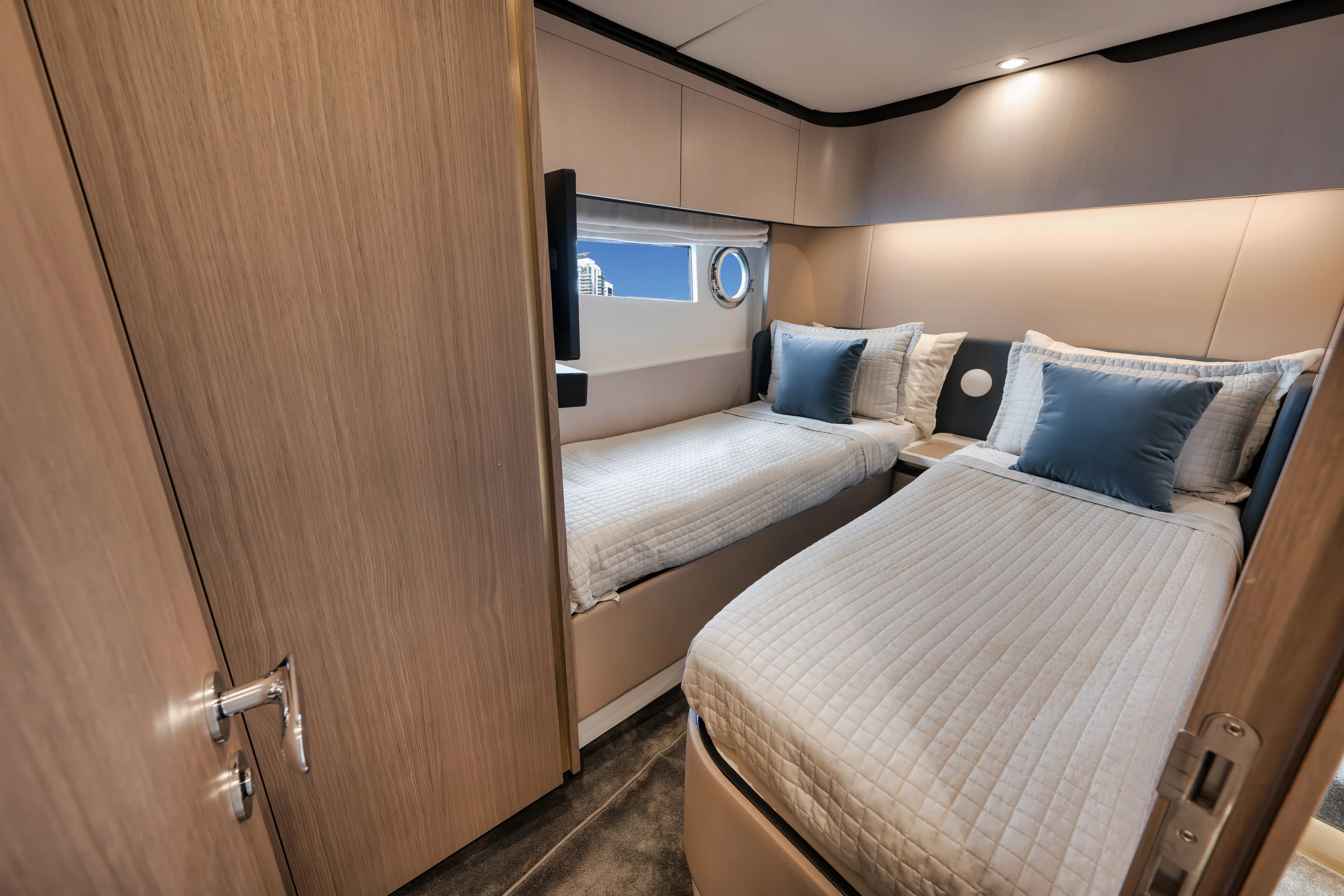 2022 Azimut FLYBRIDGE Image Thumbnail #56