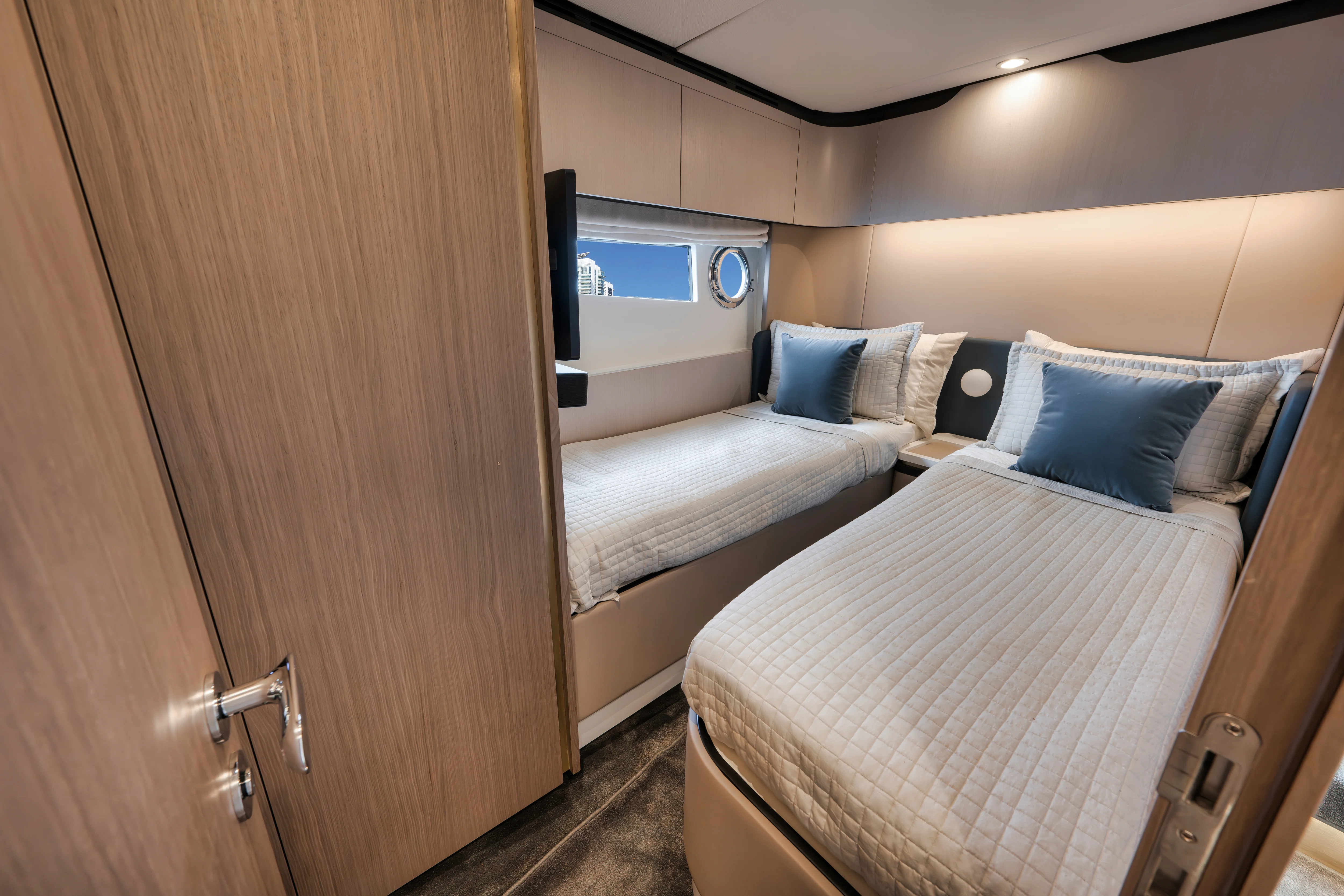 2022 Azimut FLYBRIDGE Image Thumbnail #56