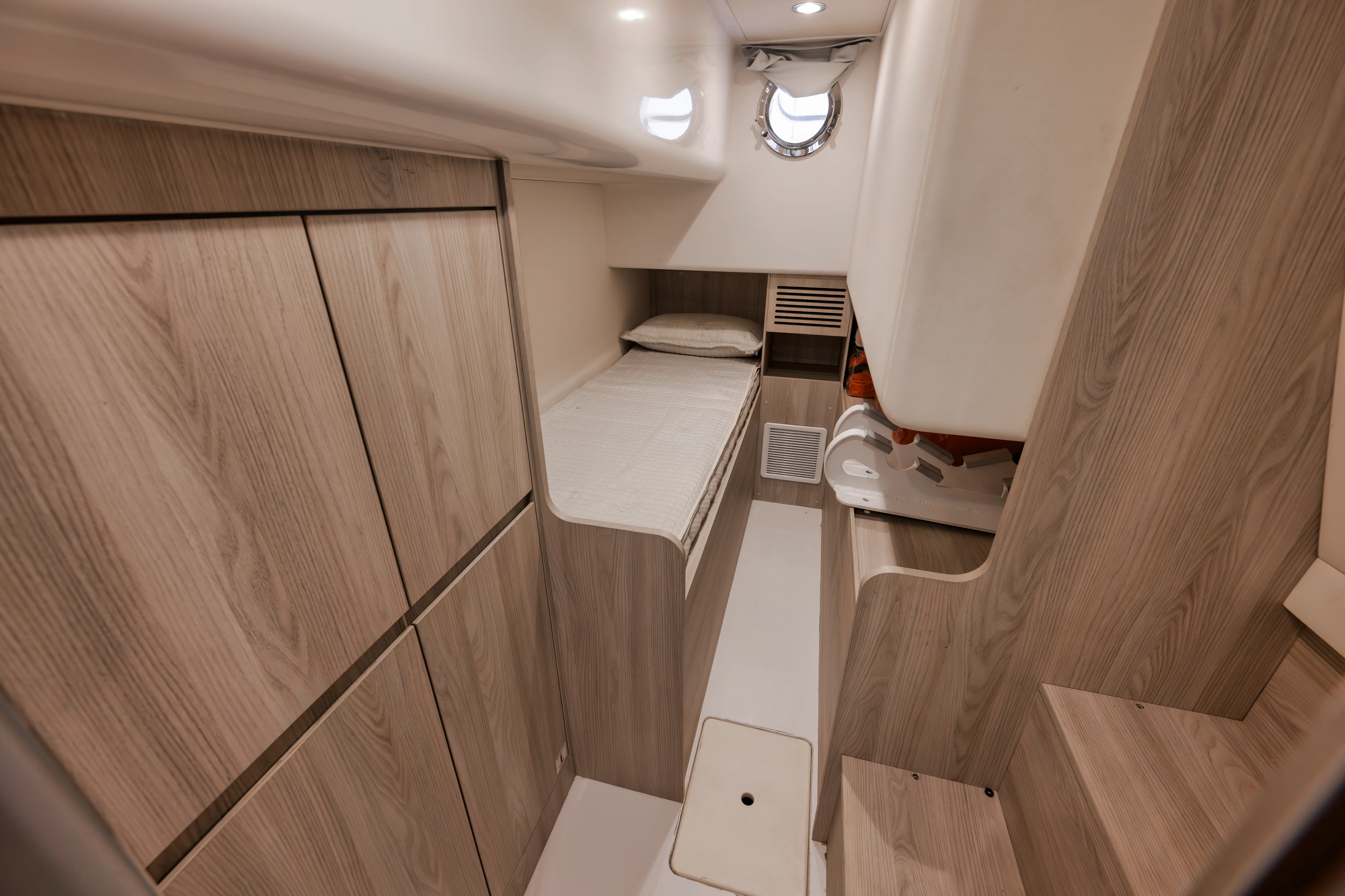 2022 Azimut FLYBRIDGE Image Thumbnail #58