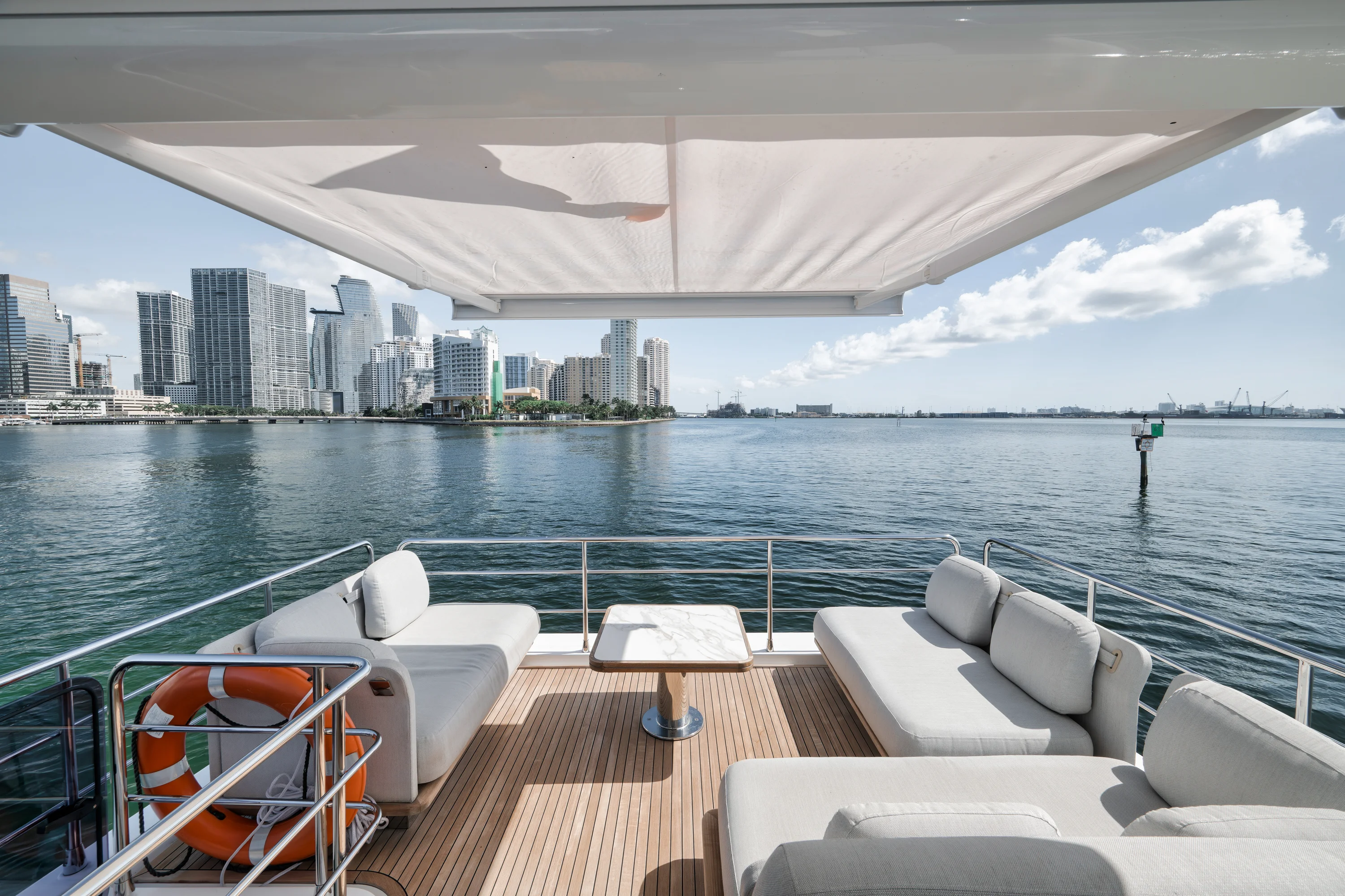 2022 Azimut FLYBRIDGE Image Thumbnail #24