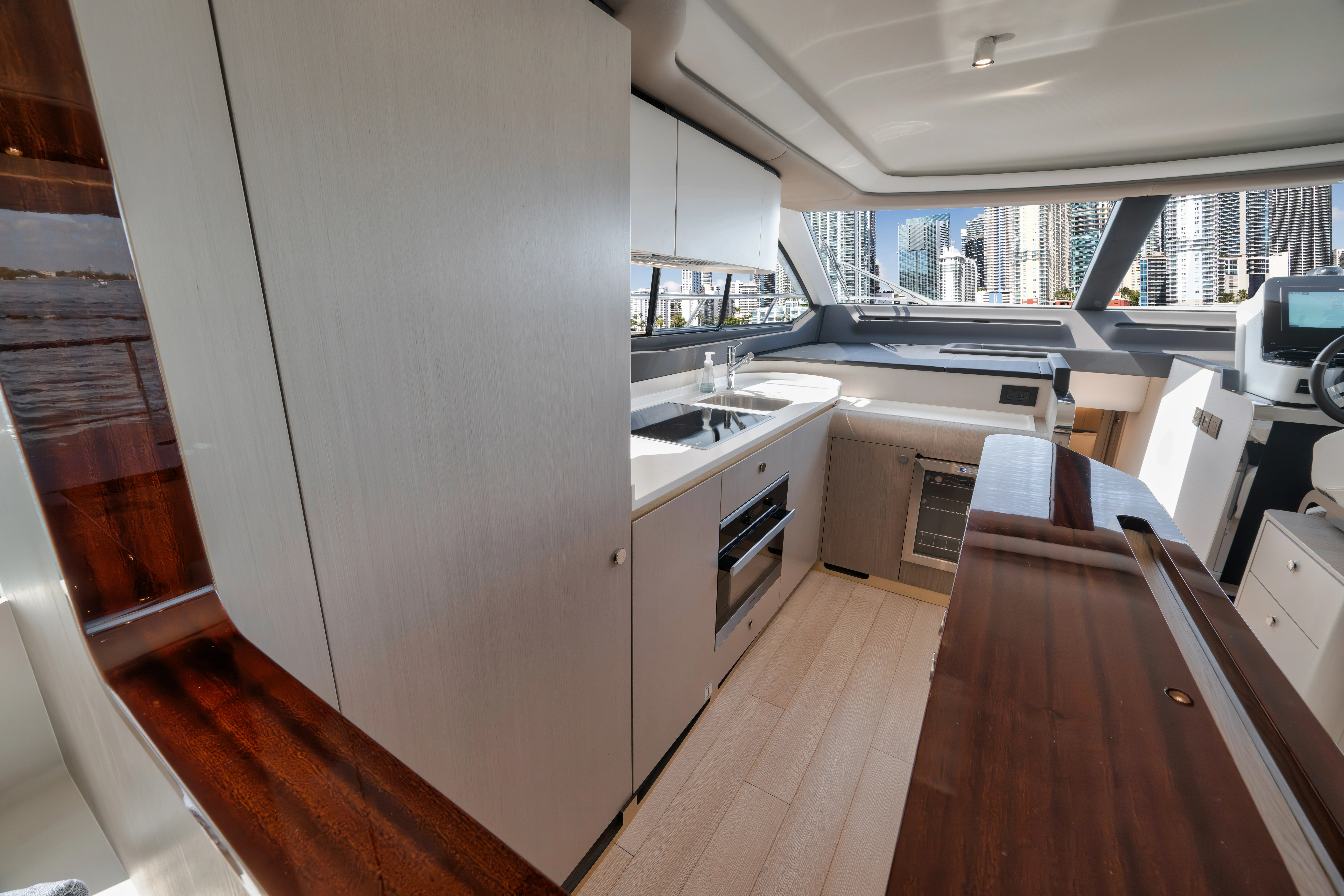 2022 Azimut FLYBRIDGE Image Thumbnail #45