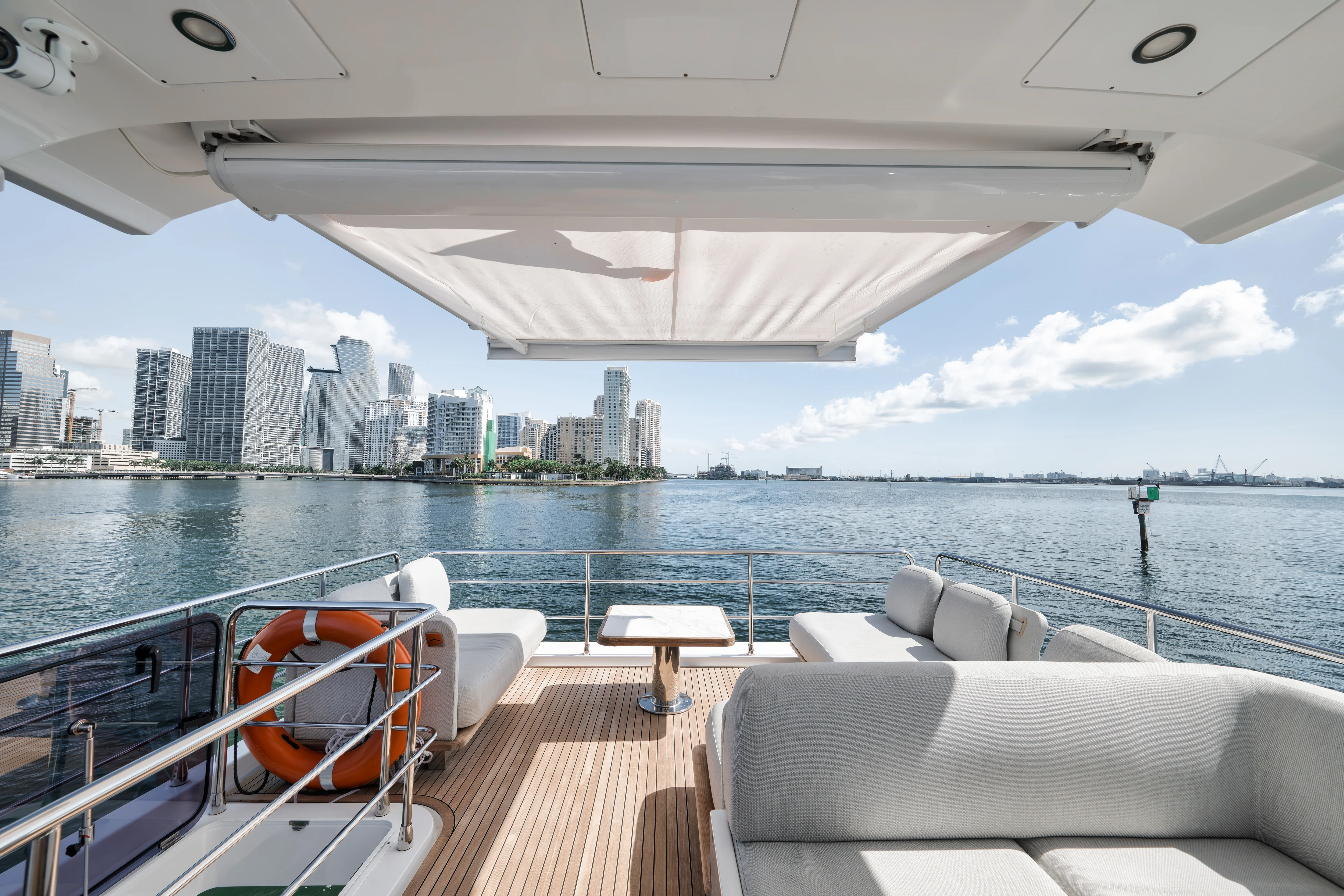 2022 Azimut FLYBRIDGE Image Thumbnail #25