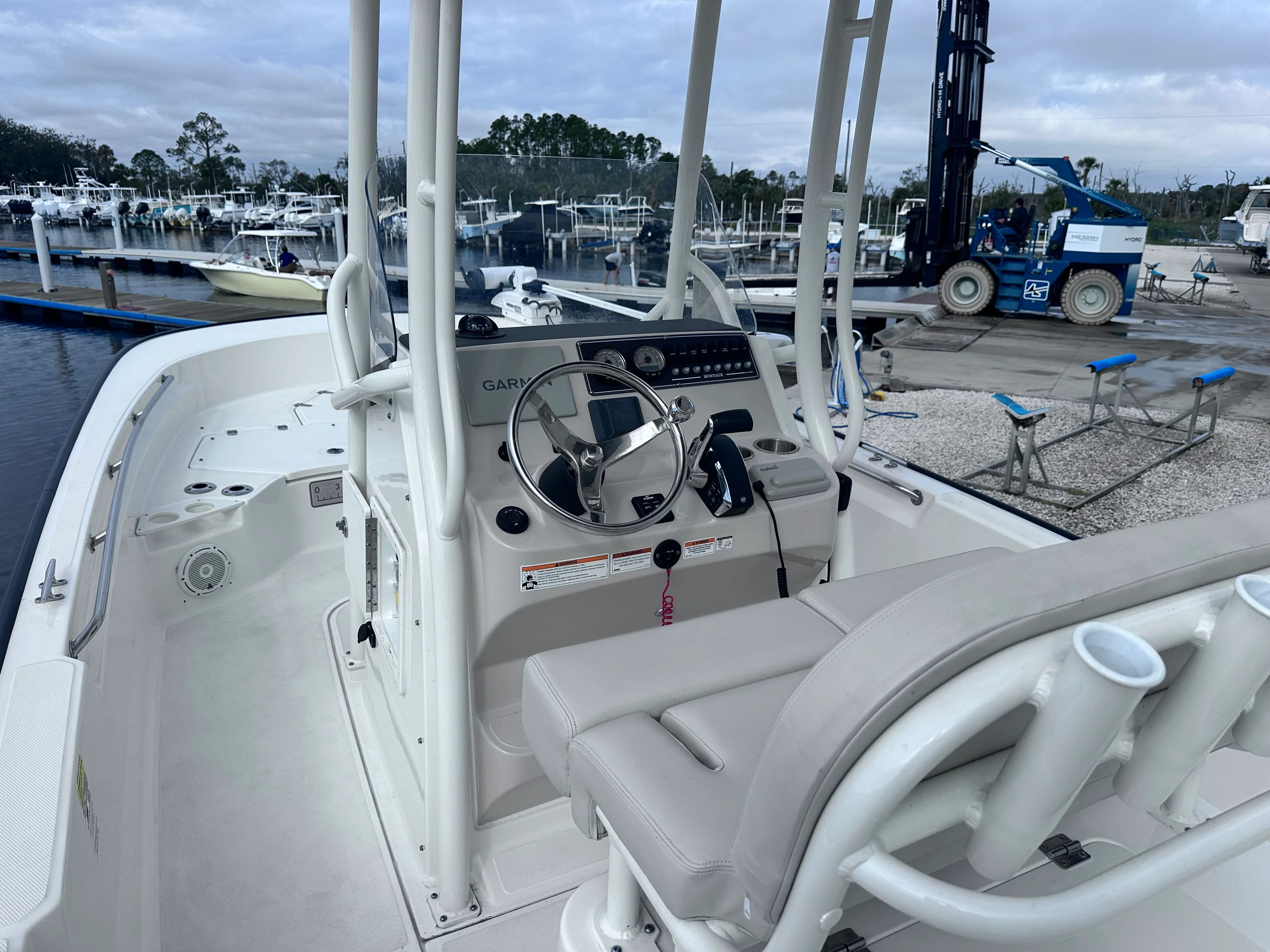 2023 Boston Whaler 210 MONTAUK Image Thumbnail #4