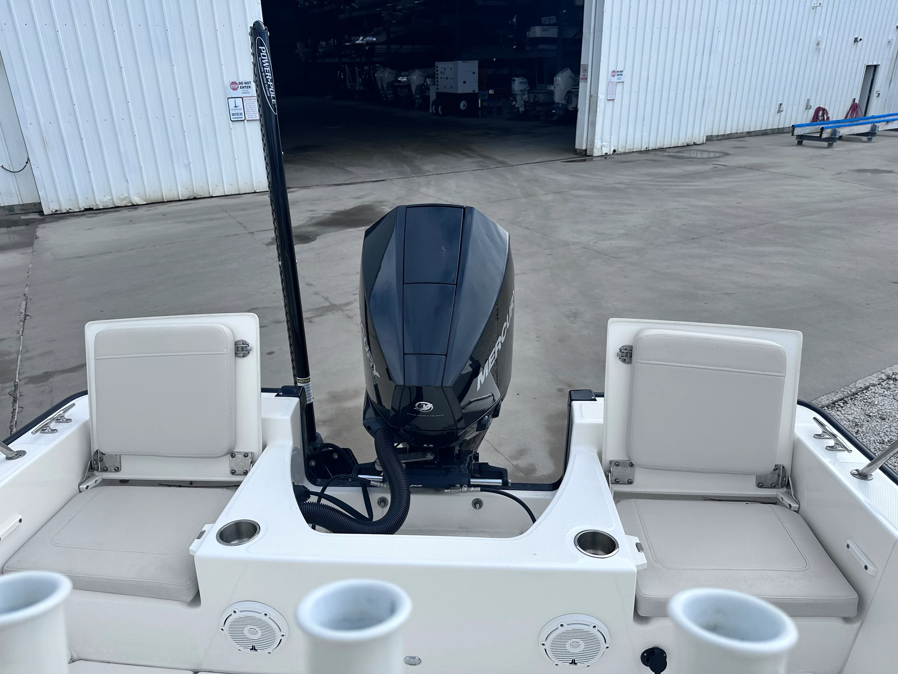 2023 Boston Whaler 210 MONTAUK Image Thumbnail #12