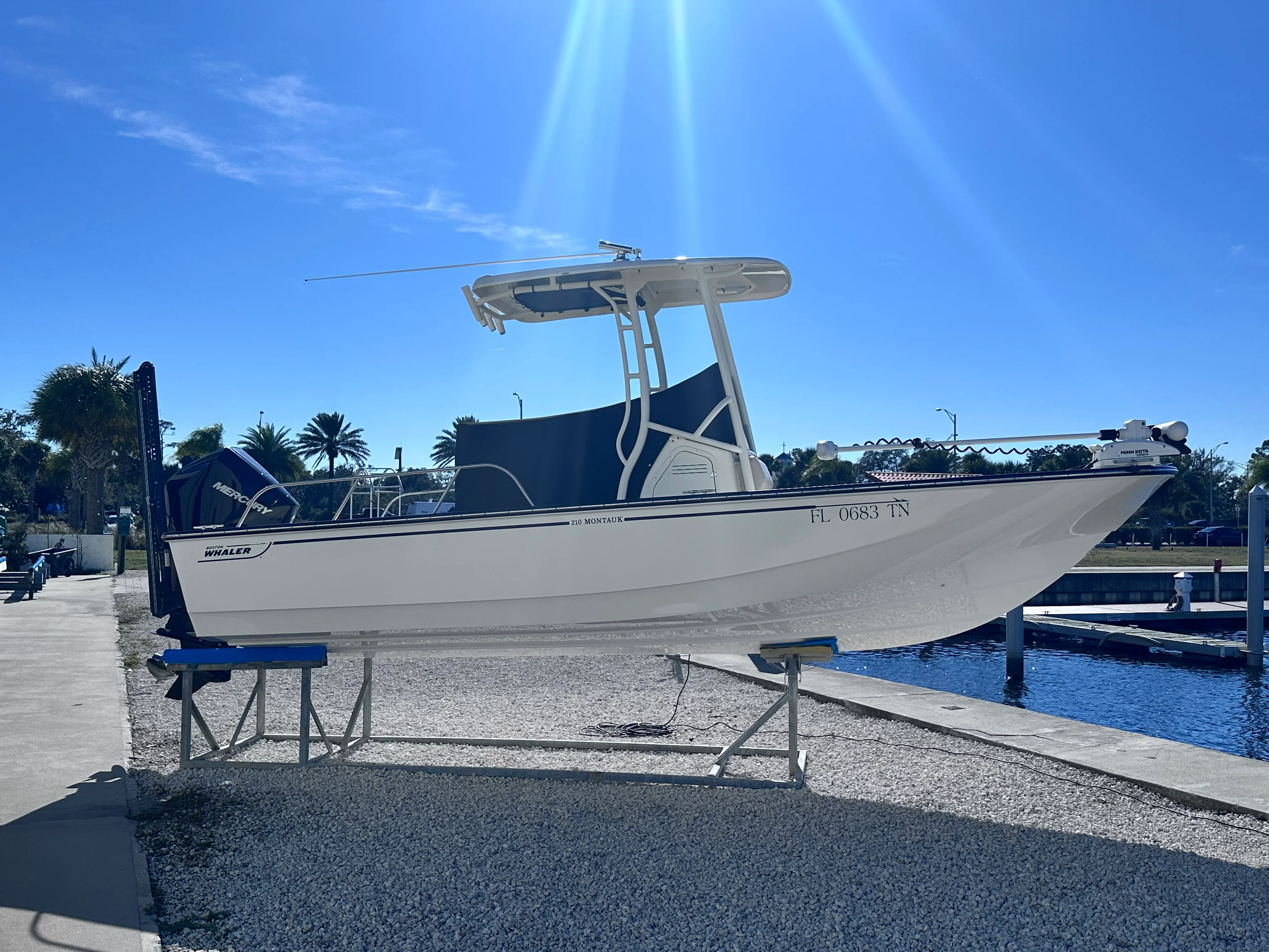 2023 Boston Whaler 210 MONTAUK Image Thumbnail #2