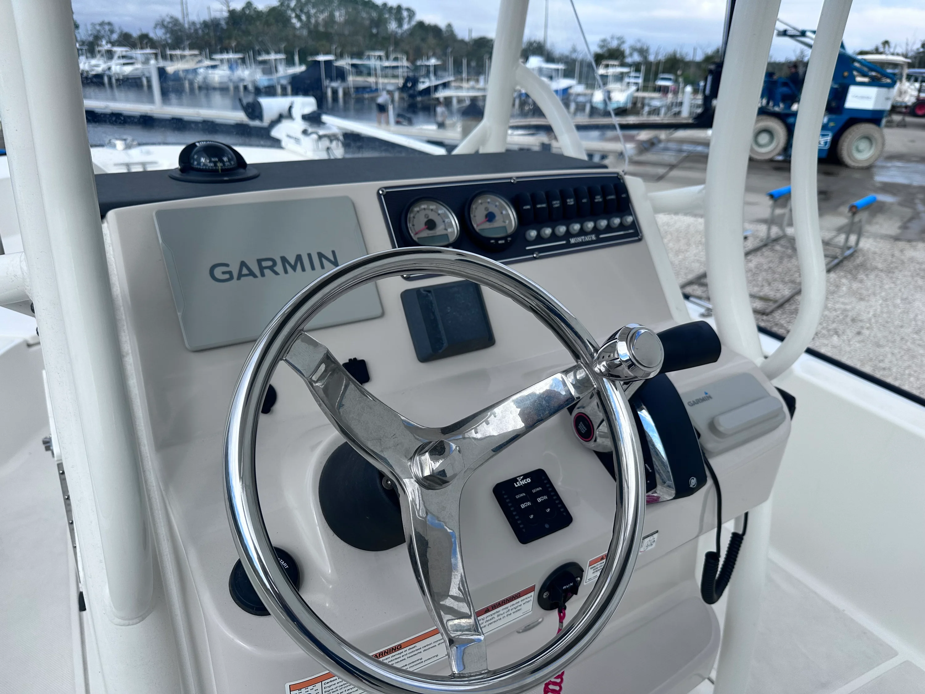 2023 Boston Whaler 210 MONTAUK Image Thumbnail #10