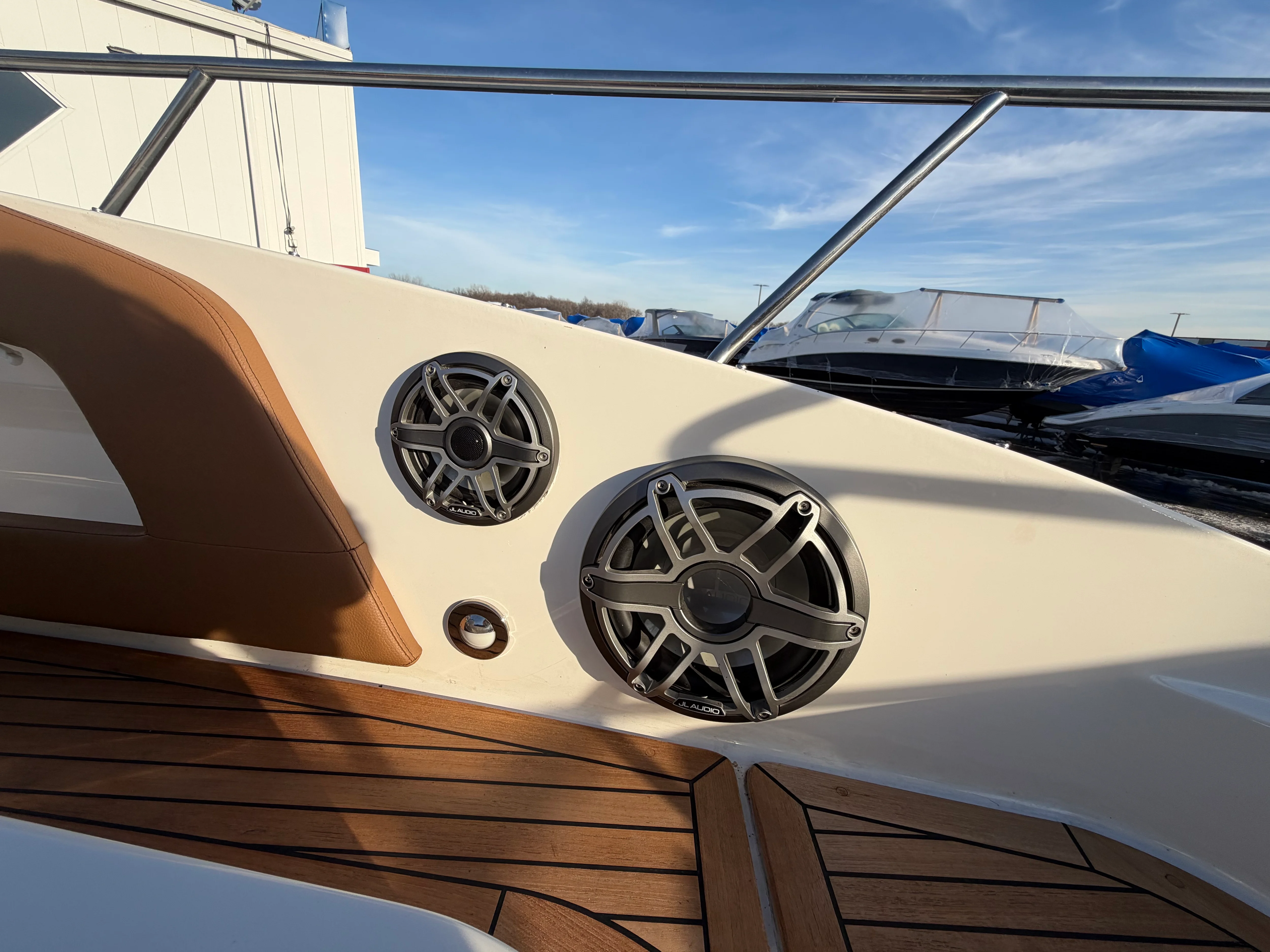 2019 Sea Ray 320 SUNDANCER Image Thumbnail #23