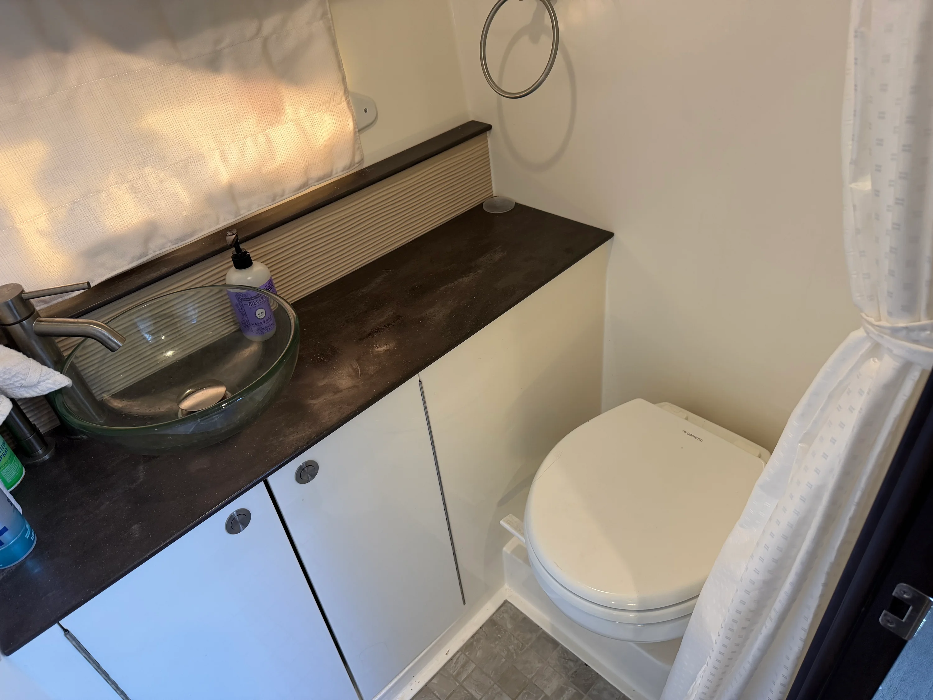 2019 Sea Ray 320 SUNDANCER Image Thumbnail #27