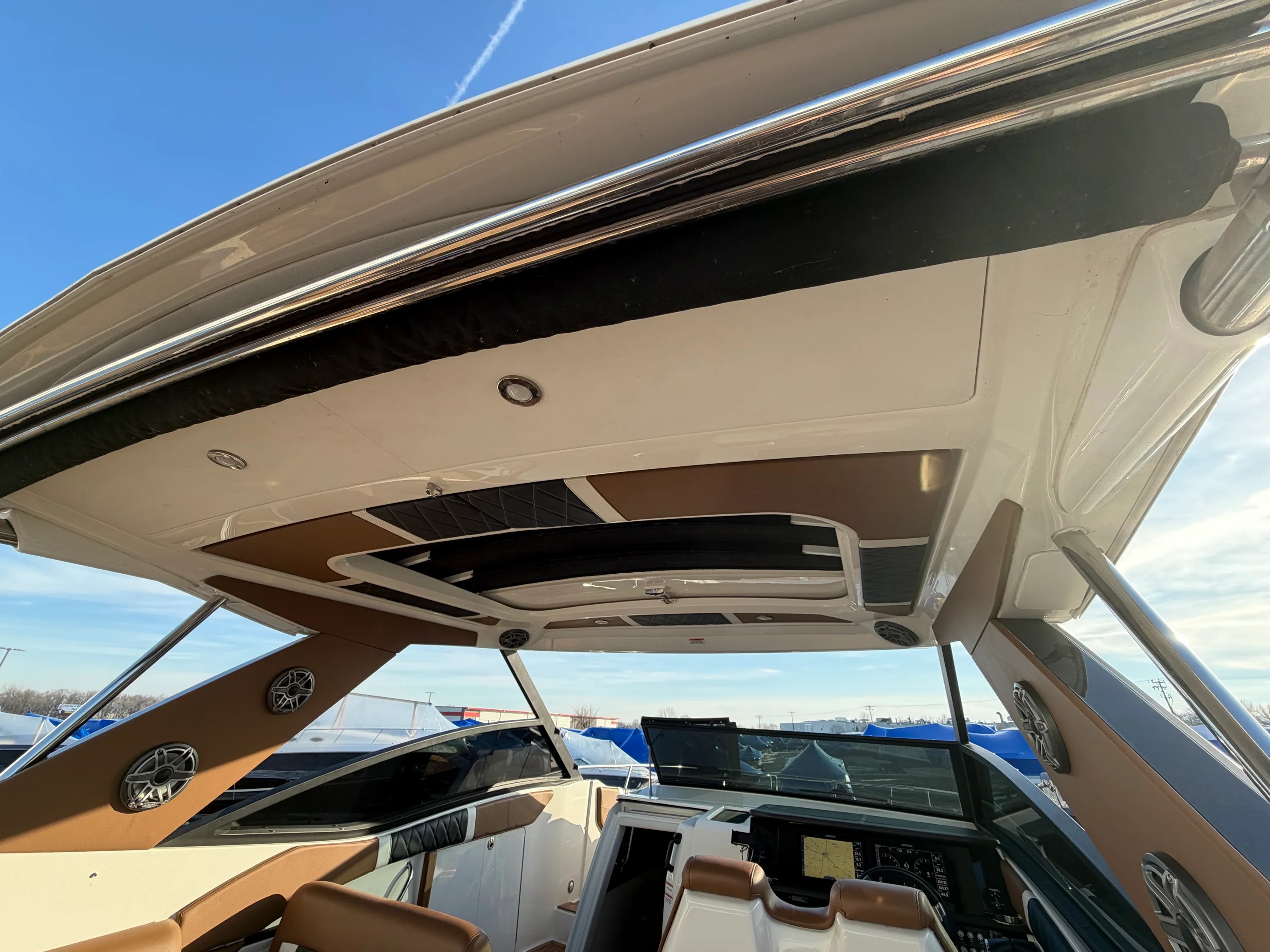 2019 Sea Ray 320 SUNDANCER Image Thumbnail #38