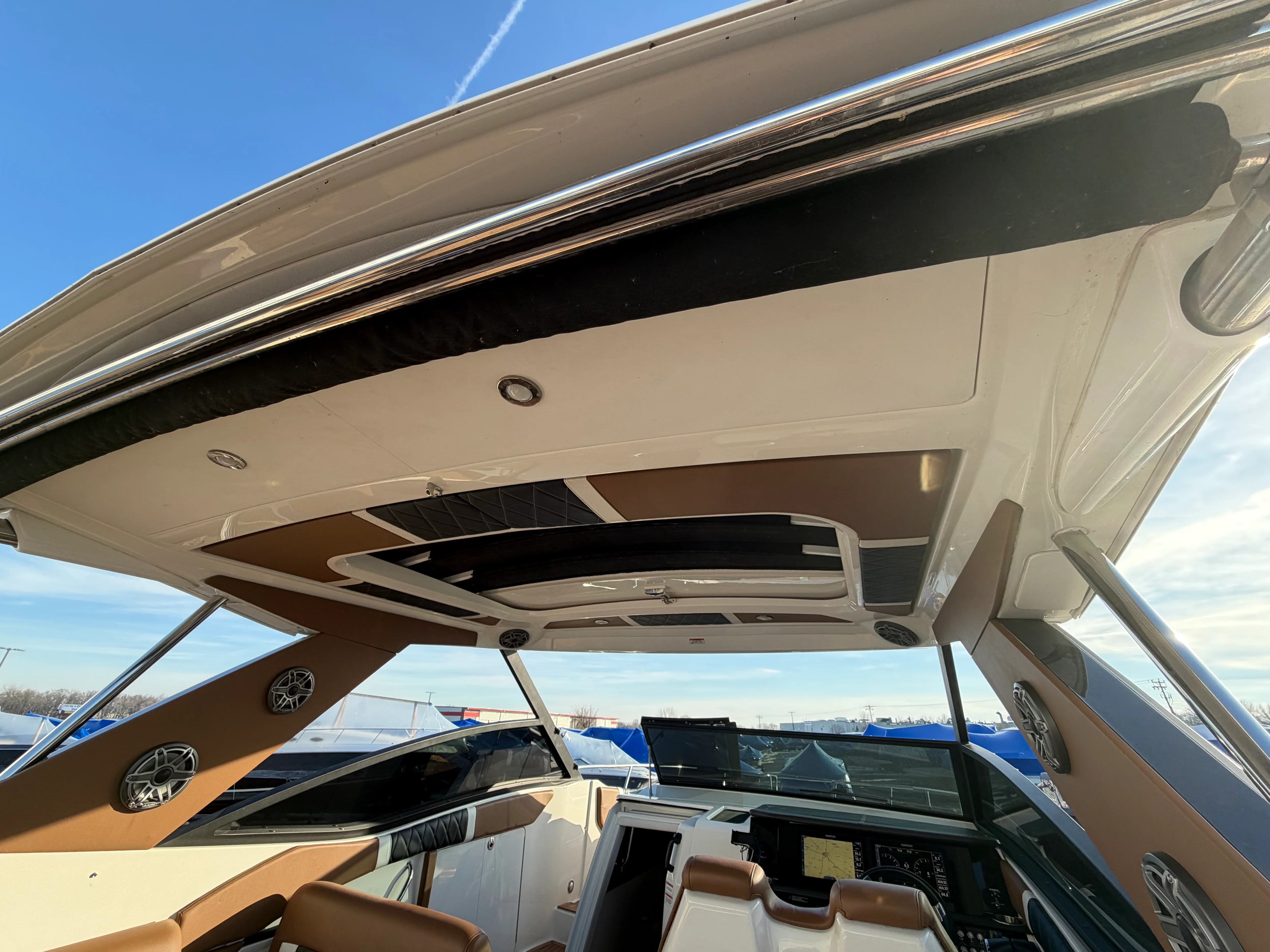 2019 Sea Ray 320 SUNDANCER Image Thumbnail #38
