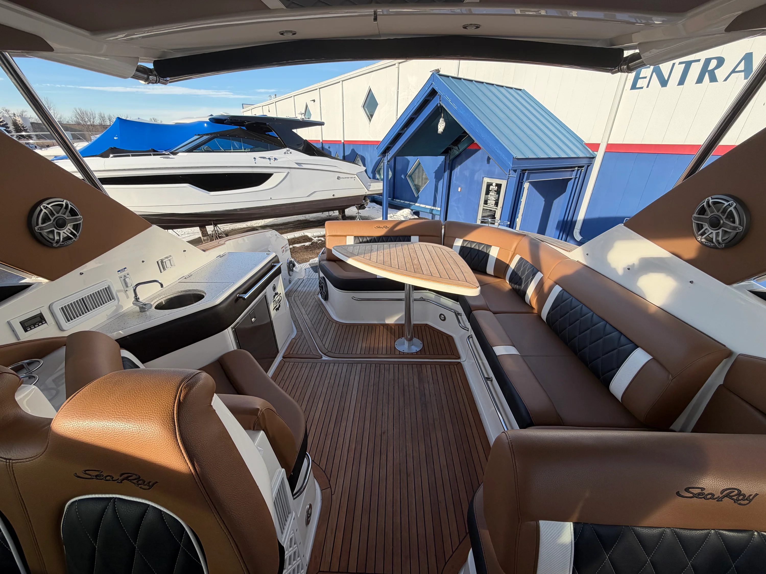 2019 Sea Ray 320 SUNDANCER Image Thumbnail #34