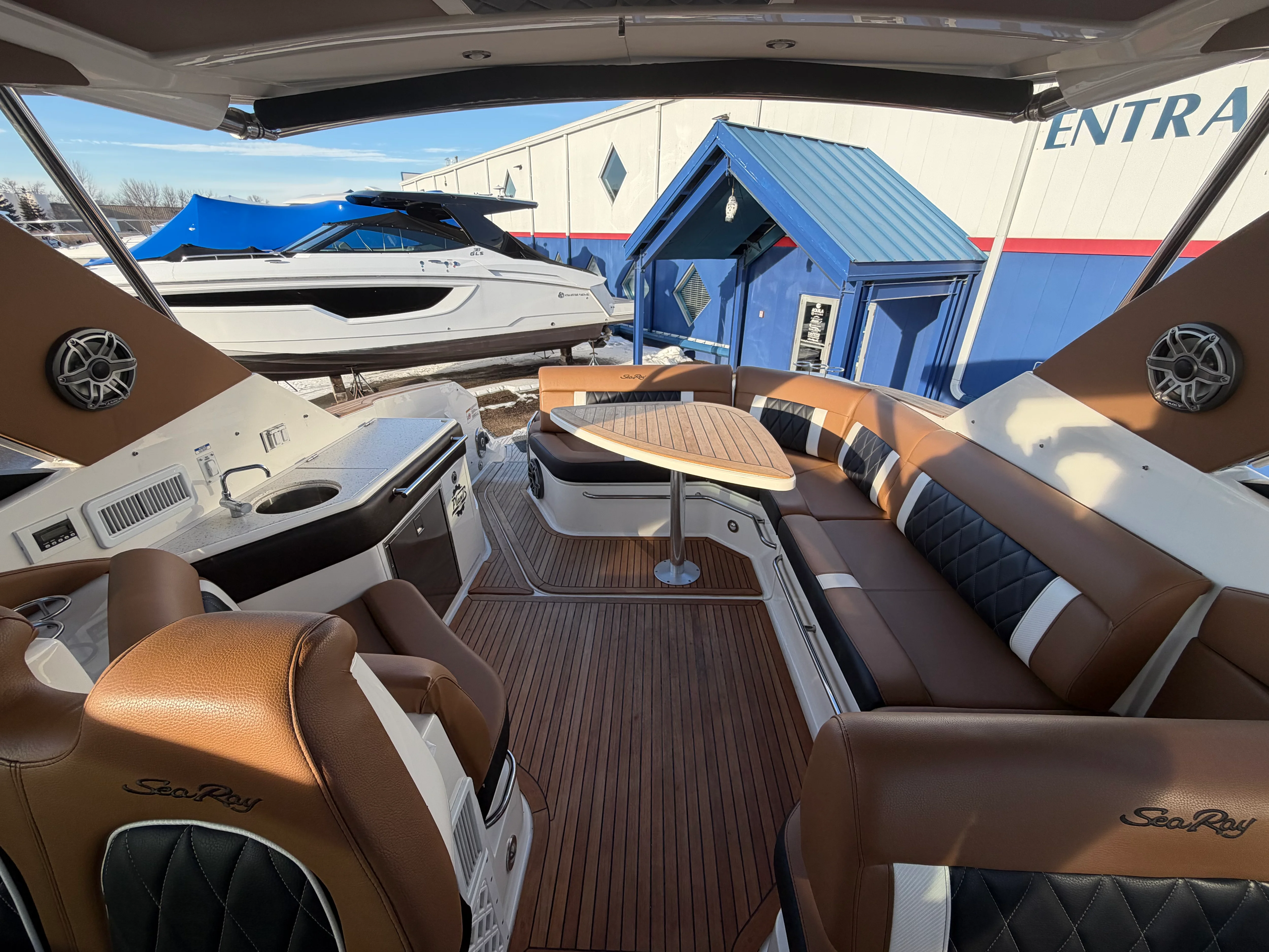 2019 Sea Ray 320 SUNDANCER Image Thumbnail #34