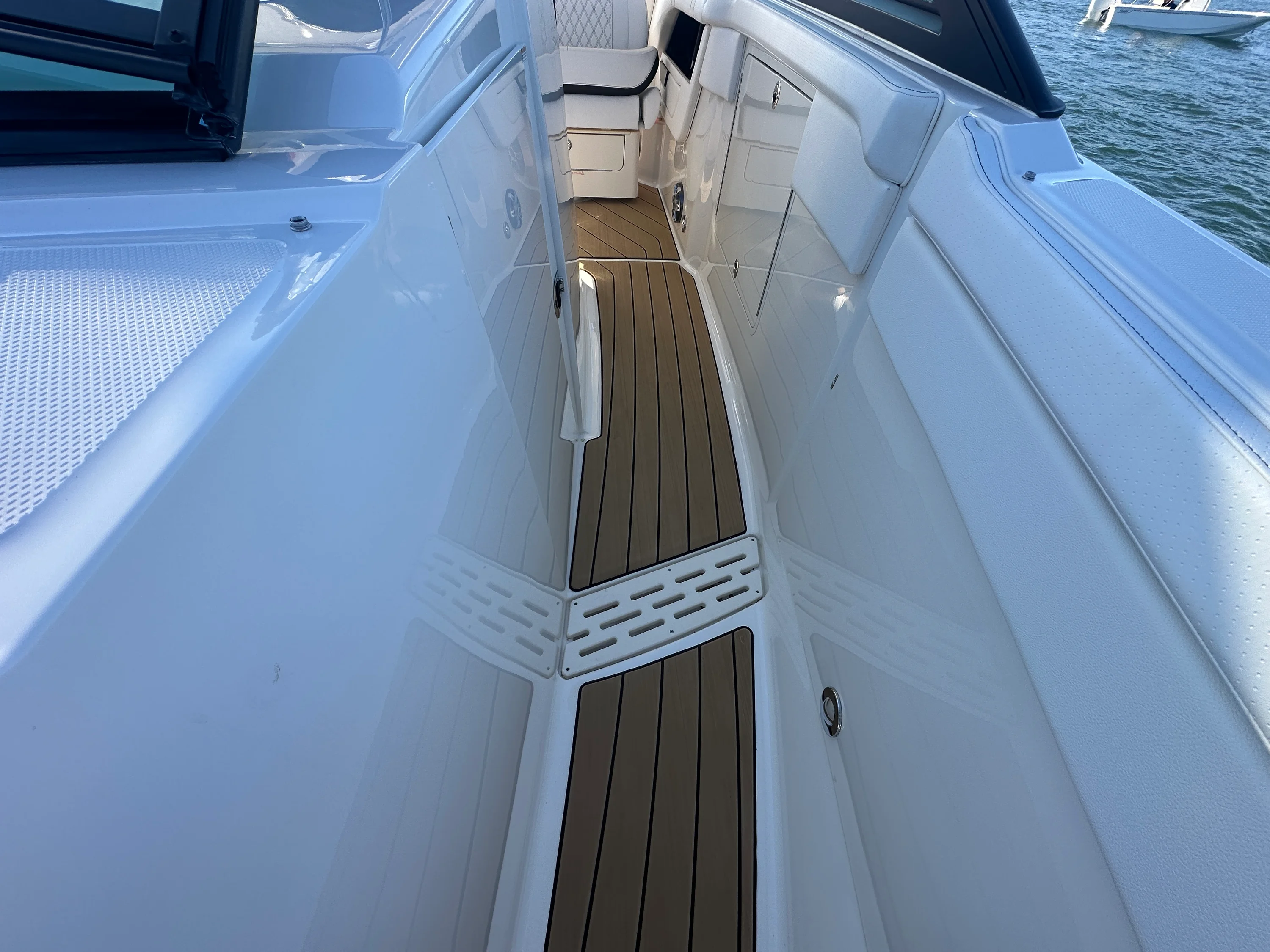 2024 Sea Ray 400 SLX Image Thumbnail #13