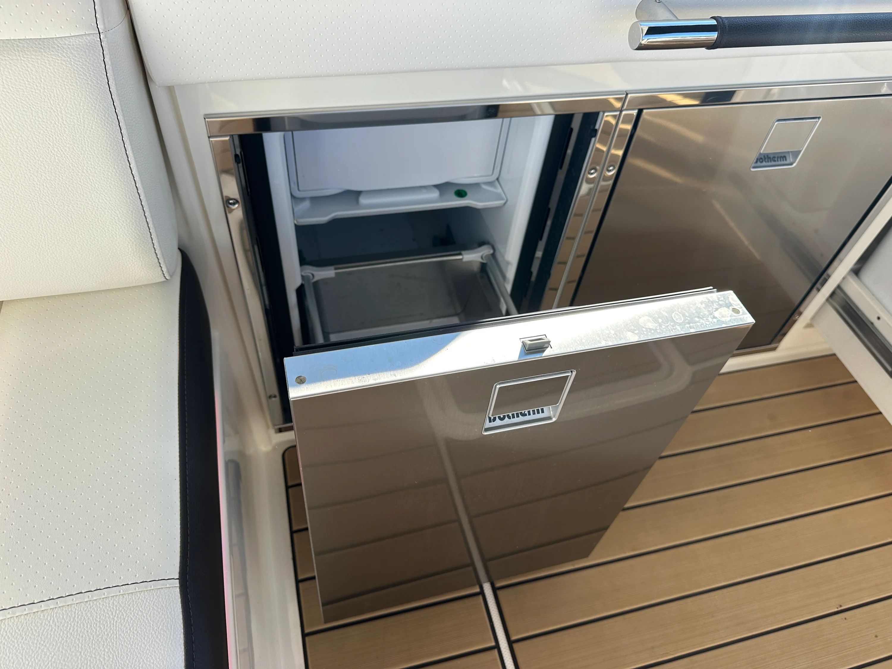 2024 Sea Ray 400 SLX Image Thumbnail #30