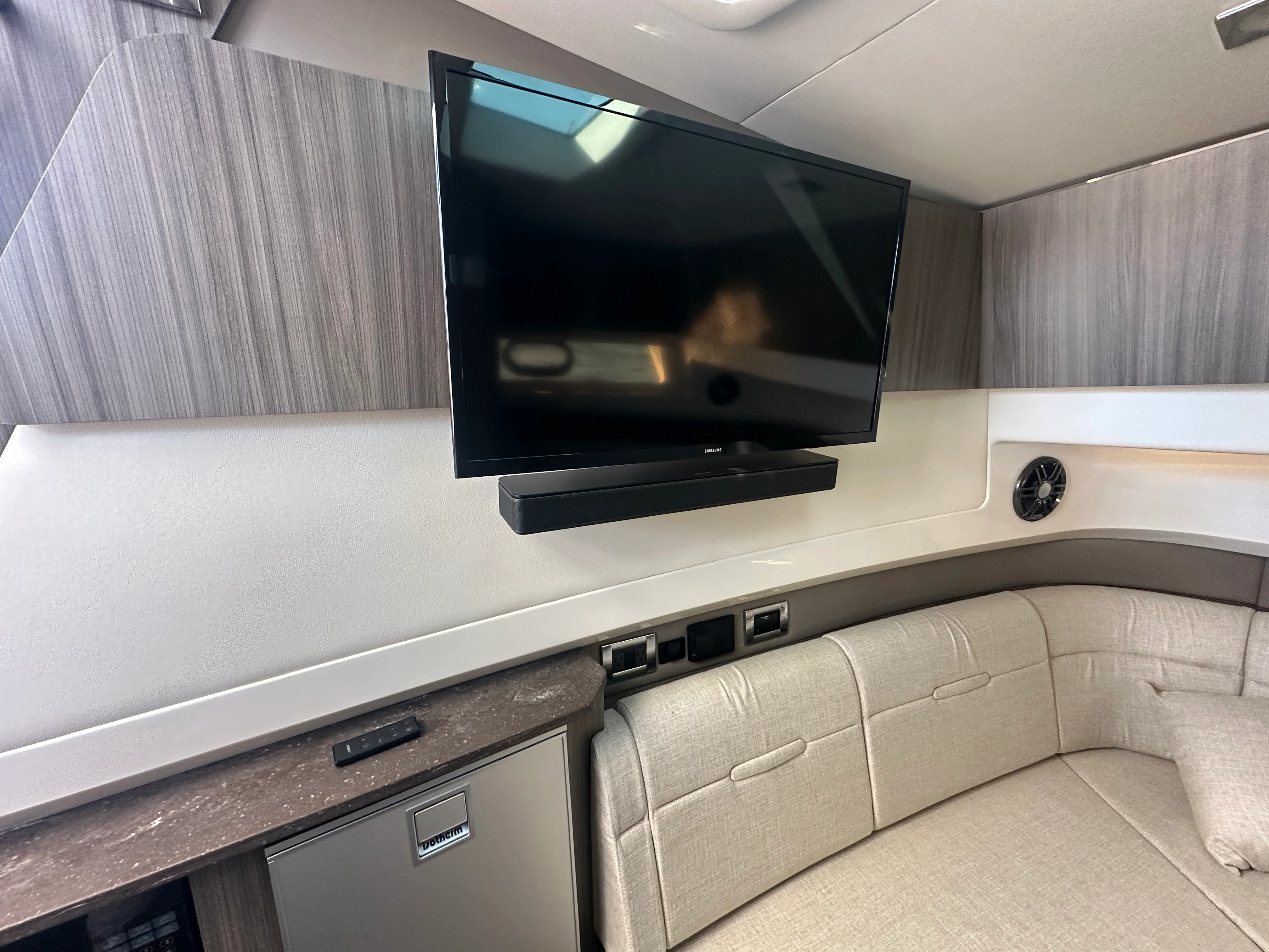 2024 Sea Ray 400 SLX Image Thumbnail #23