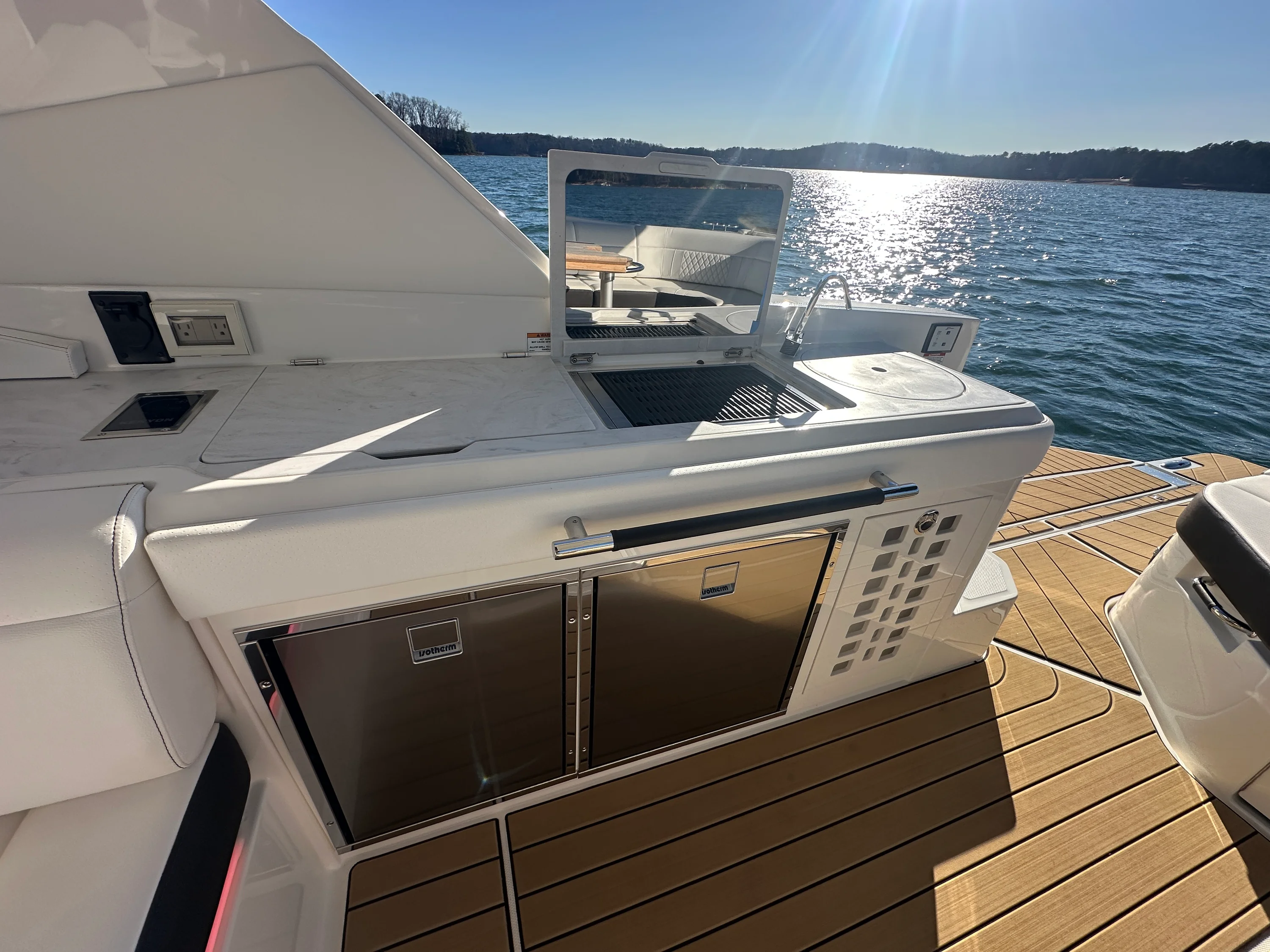 2024 Sea Ray 400 SLX Image Thumbnail #32