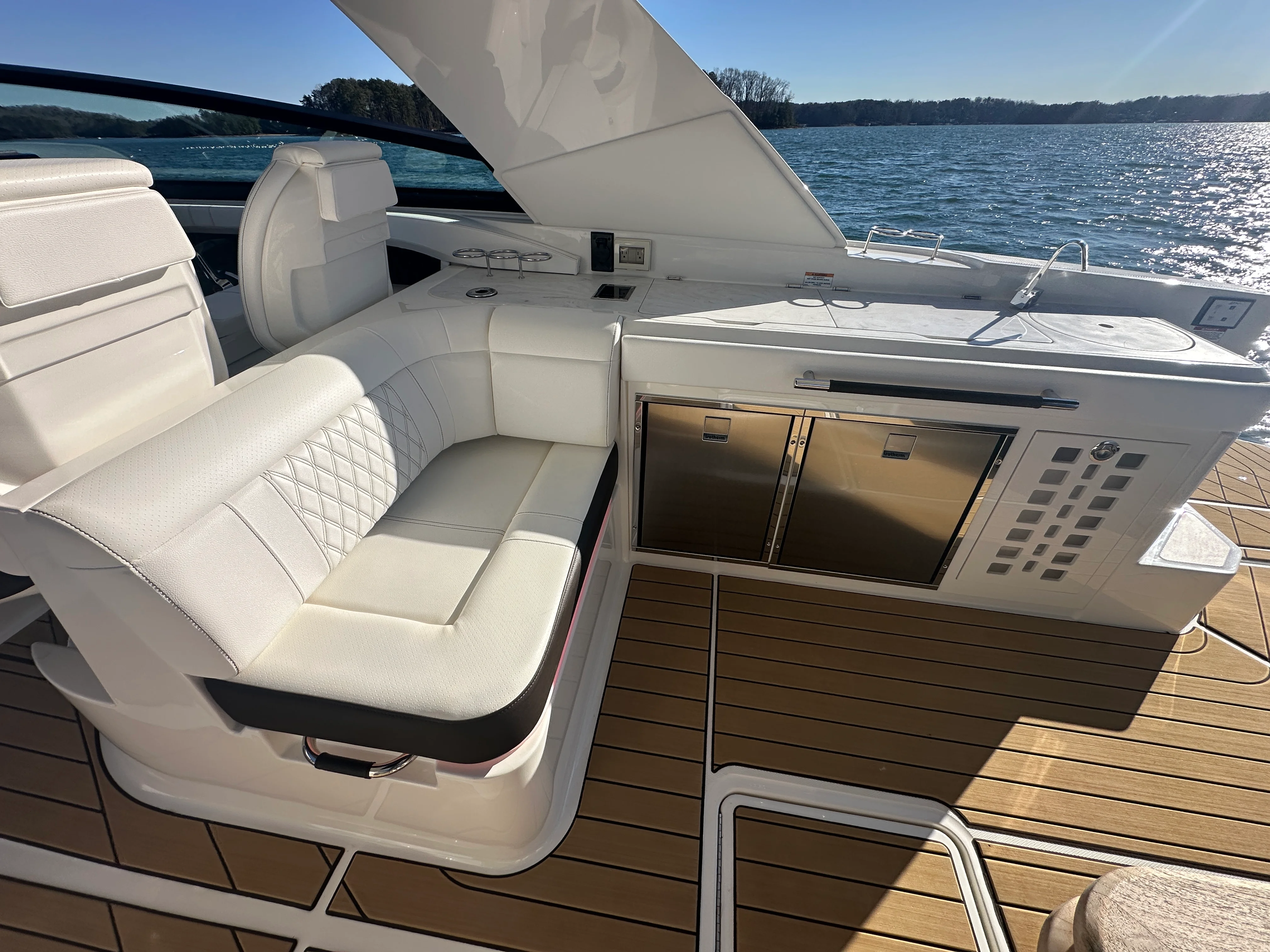 2024 Sea Ray 400 SLX Image Thumbnail #29