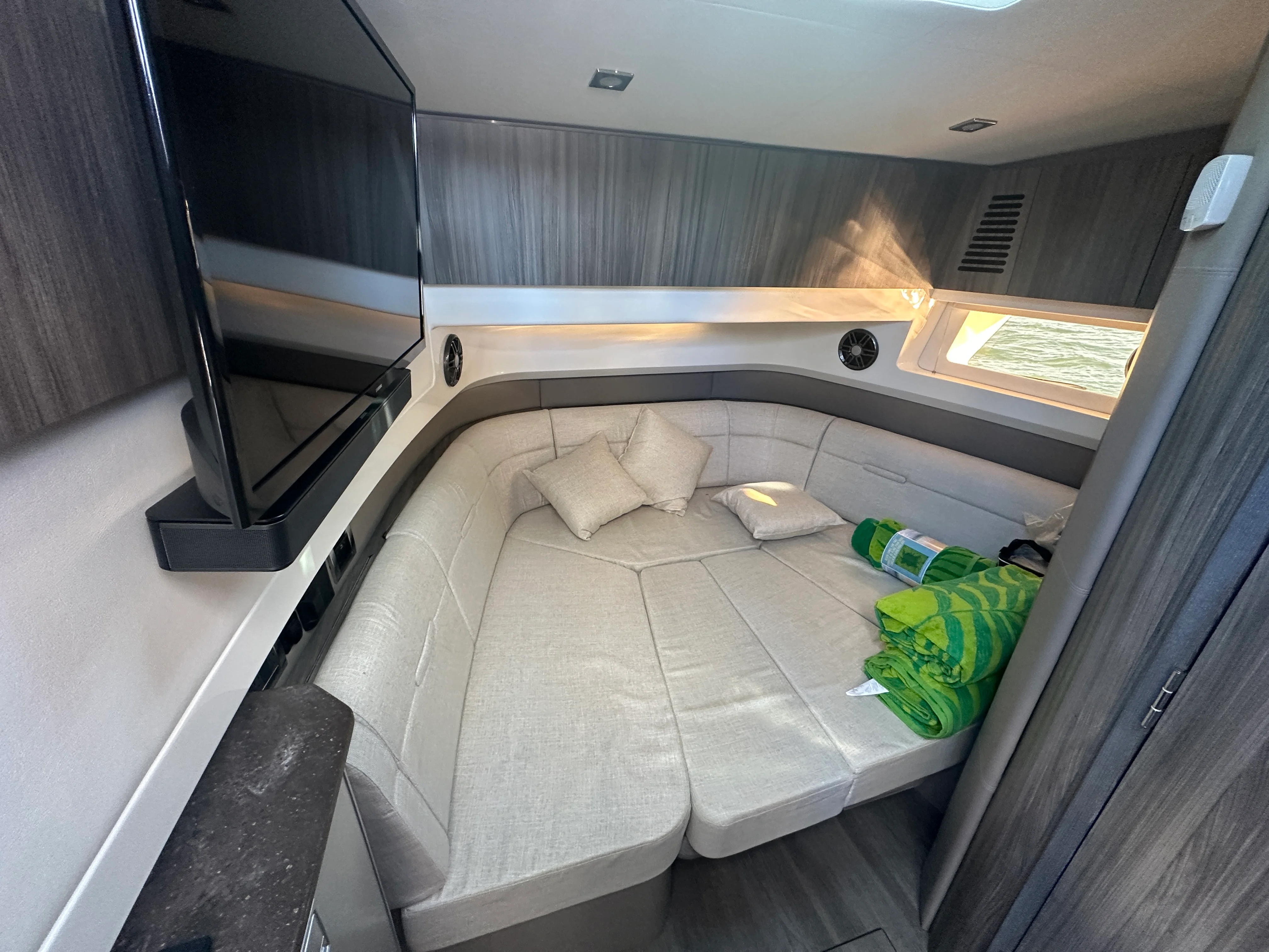 2024 Sea Ray 400 SLX Image Thumbnail #22