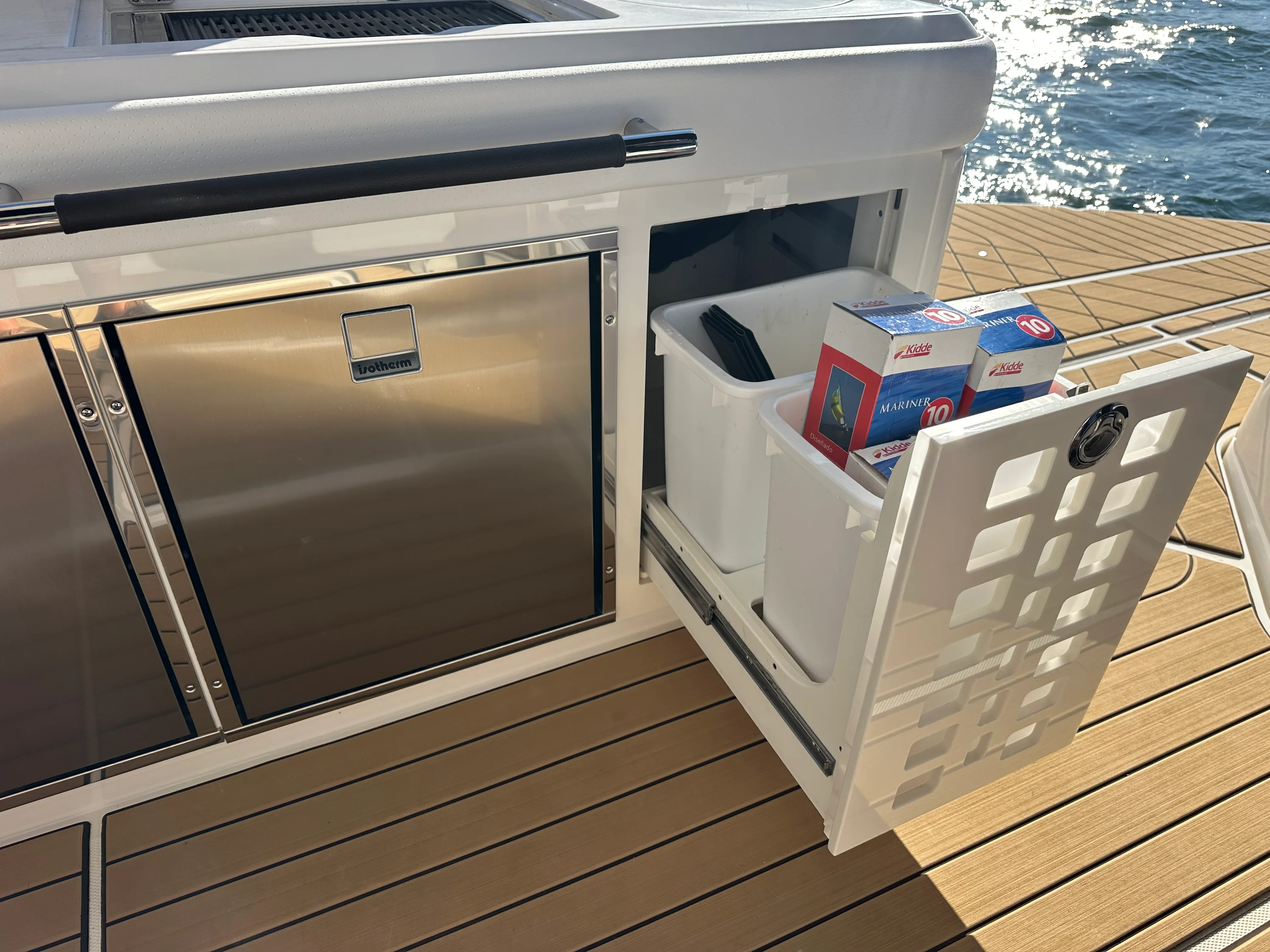 2024 Sea Ray 400 SLX Image Thumbnail #31