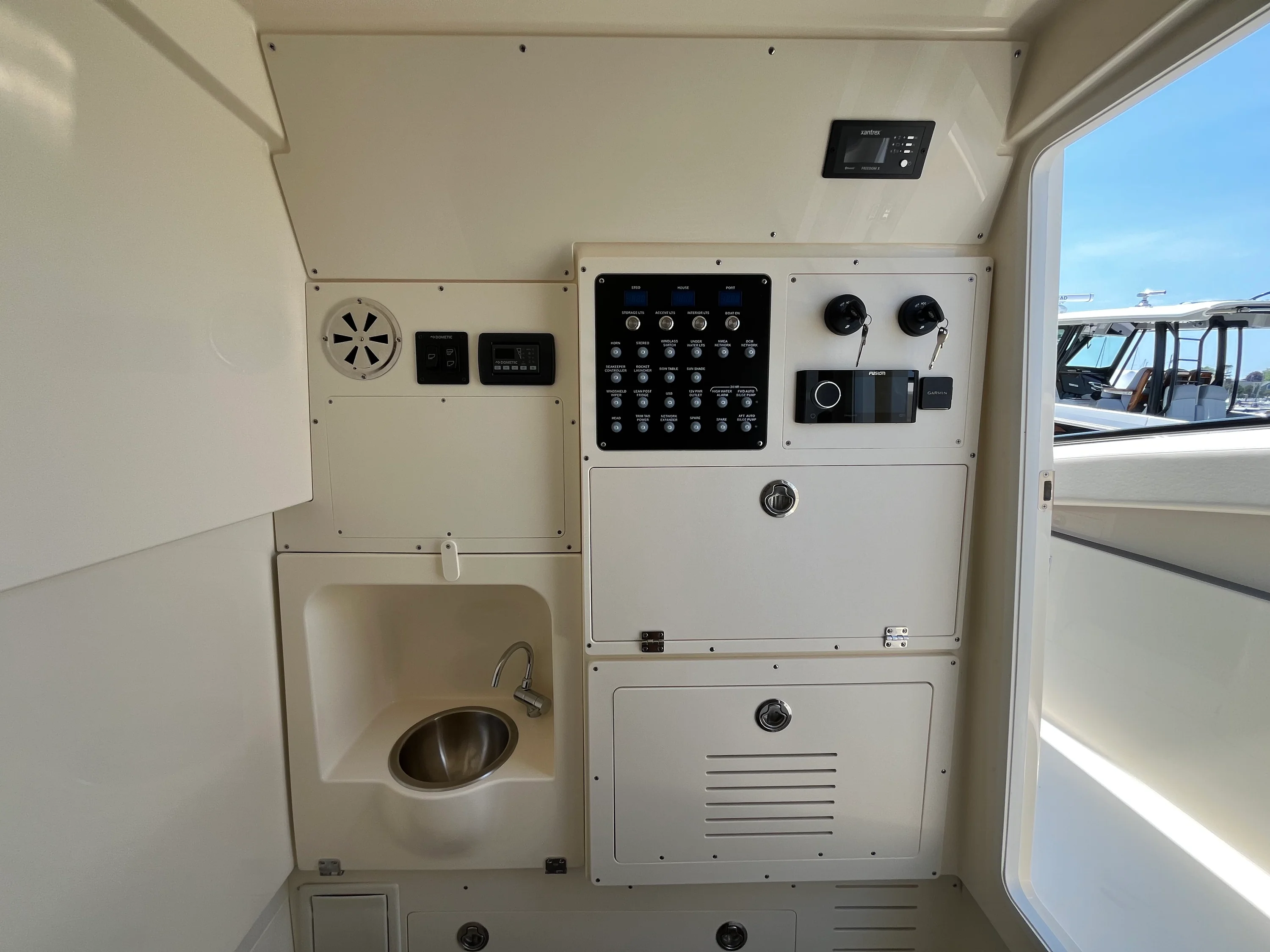 2026 Scout 330 LXF Image Thumbnail #38