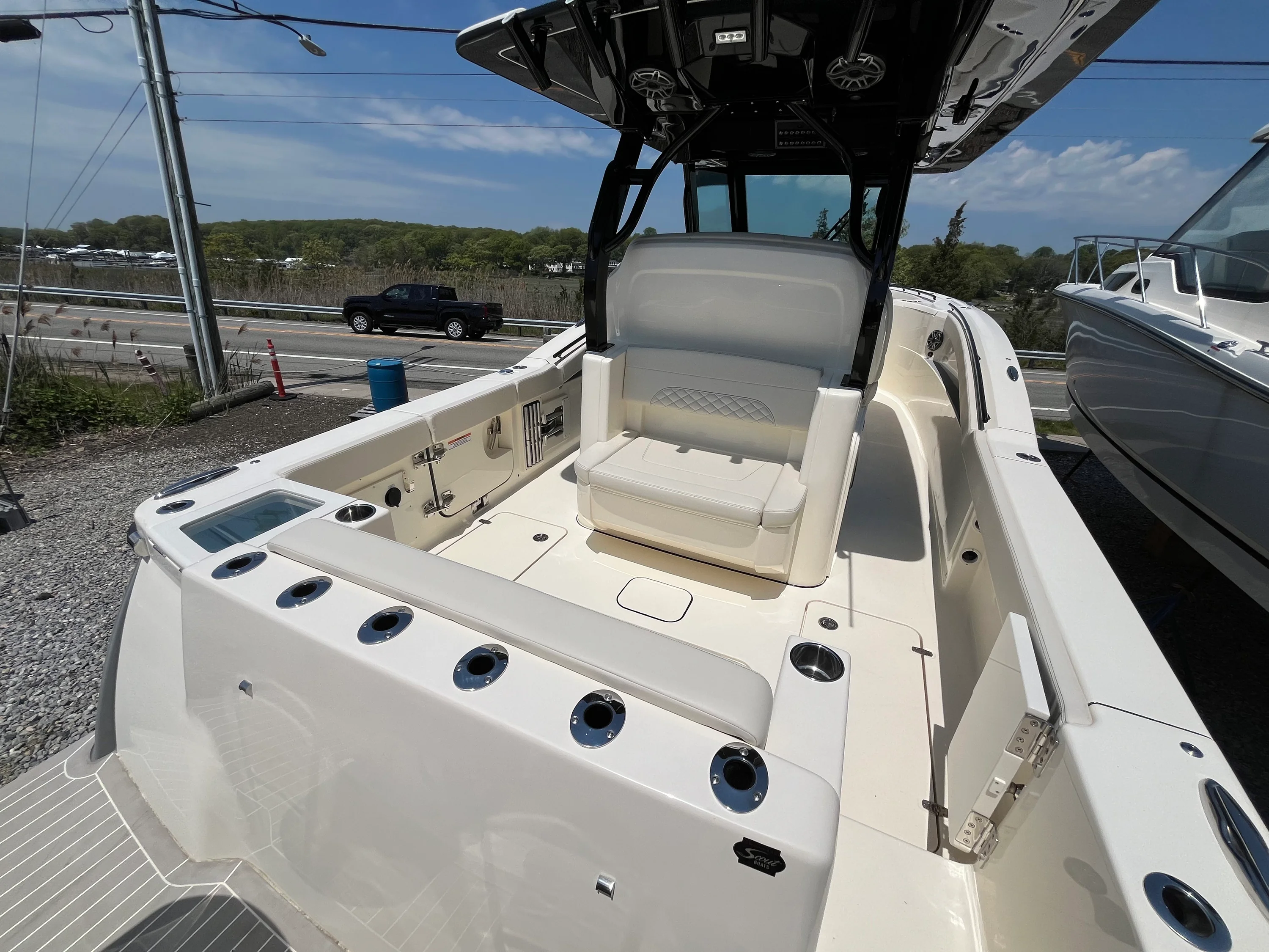 2026 Scout 330 LXF Image Thumbnail #4