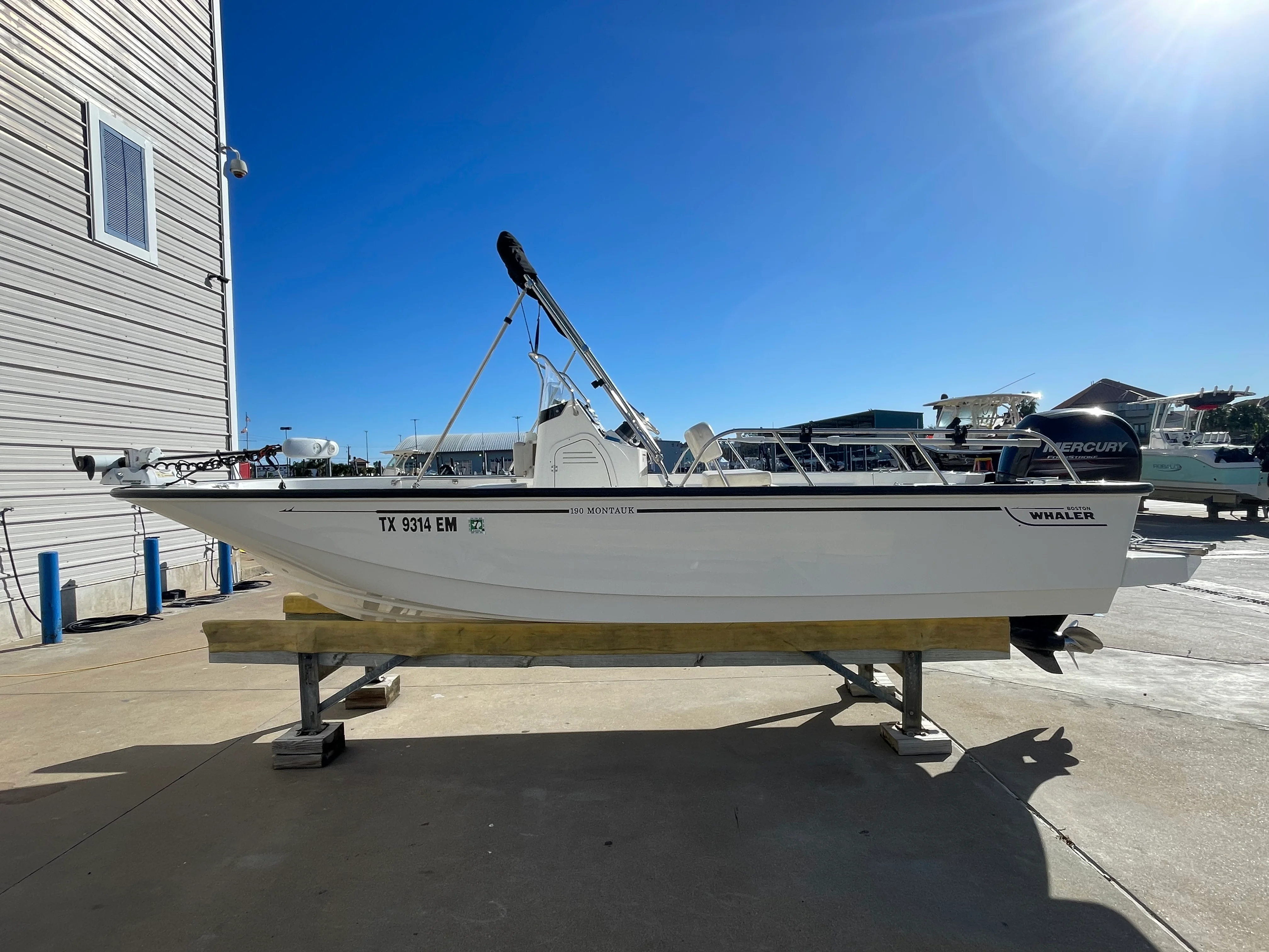 2019 Boston Whaler 190 MONTAUK Image Thumbnail #3