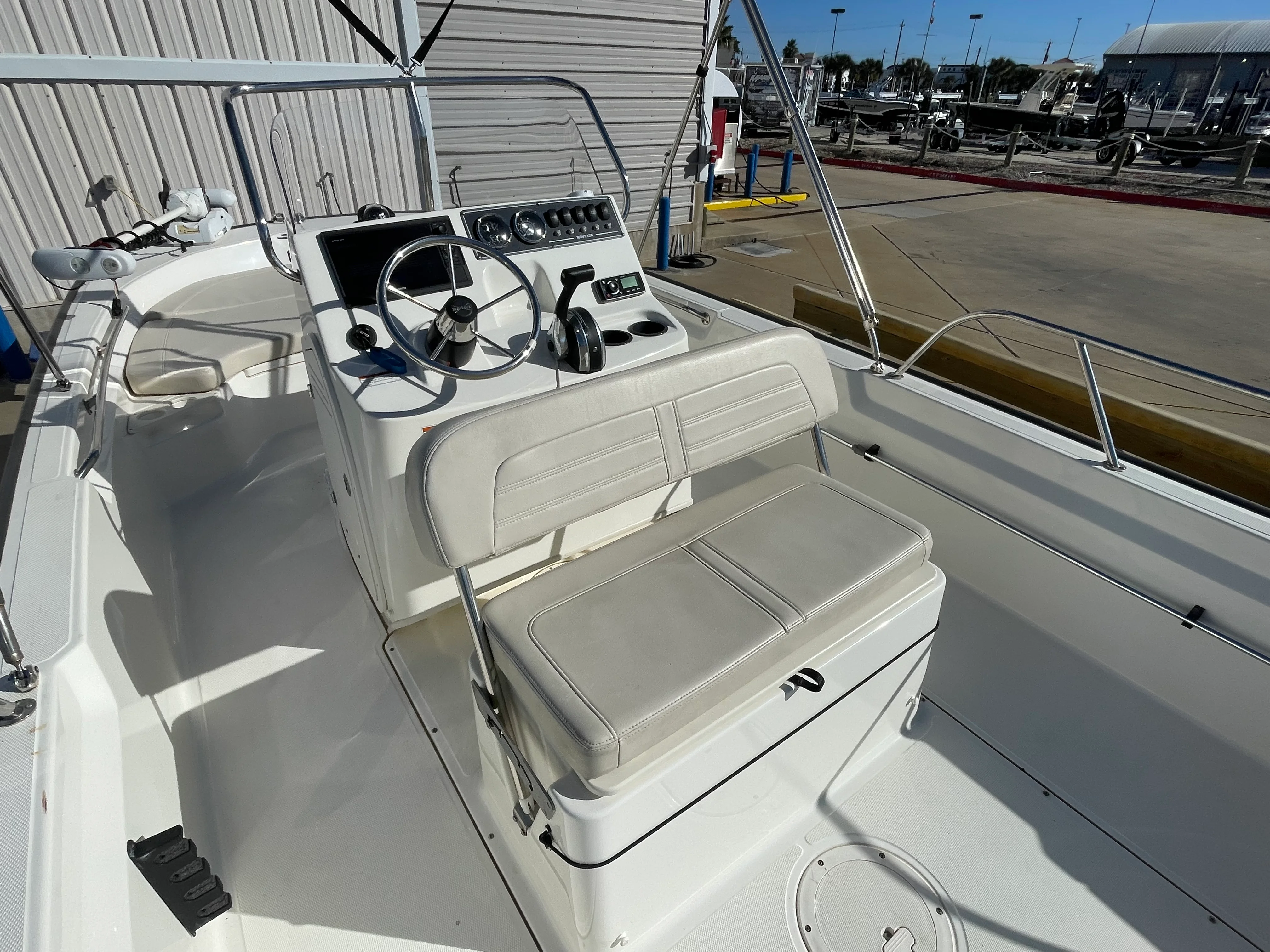2019 Boston Whaler 190 MONTAUK Image Thumbnail #13