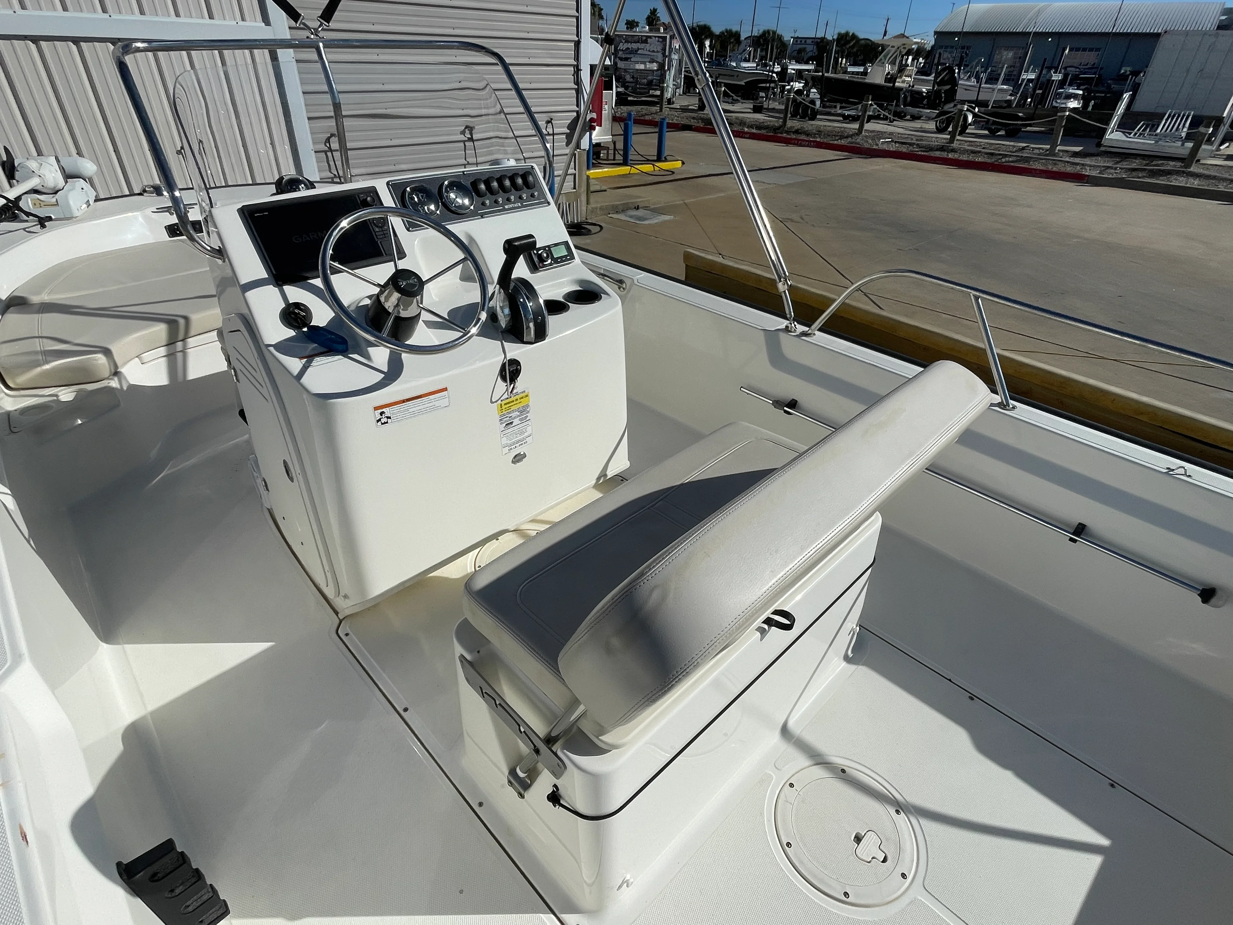 2019 Boston Whaler 190 MONTAUK Image Thumbnail #12