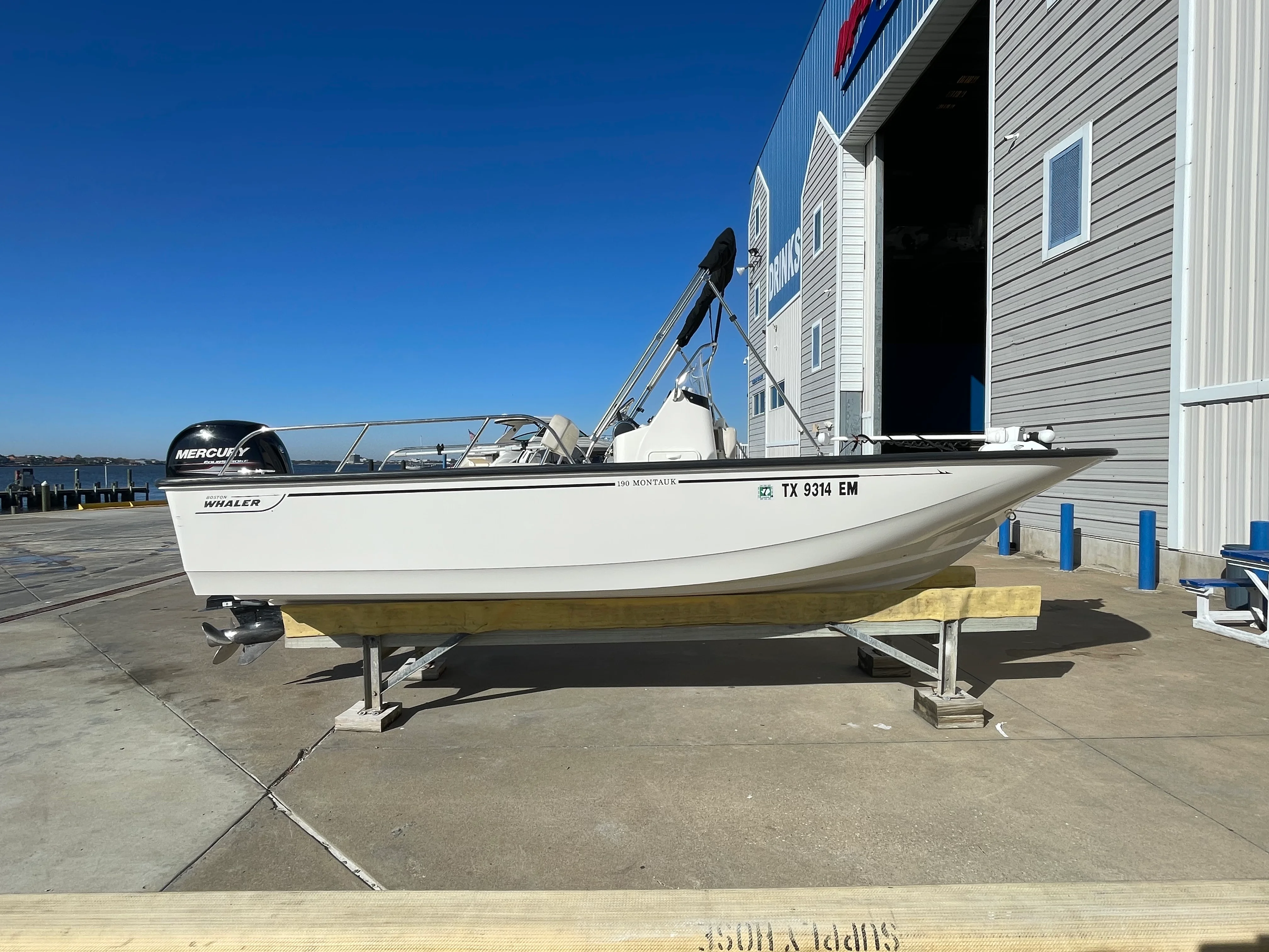 2019 Boston Whaler 190 MONTAUK Image Thumbnail #0