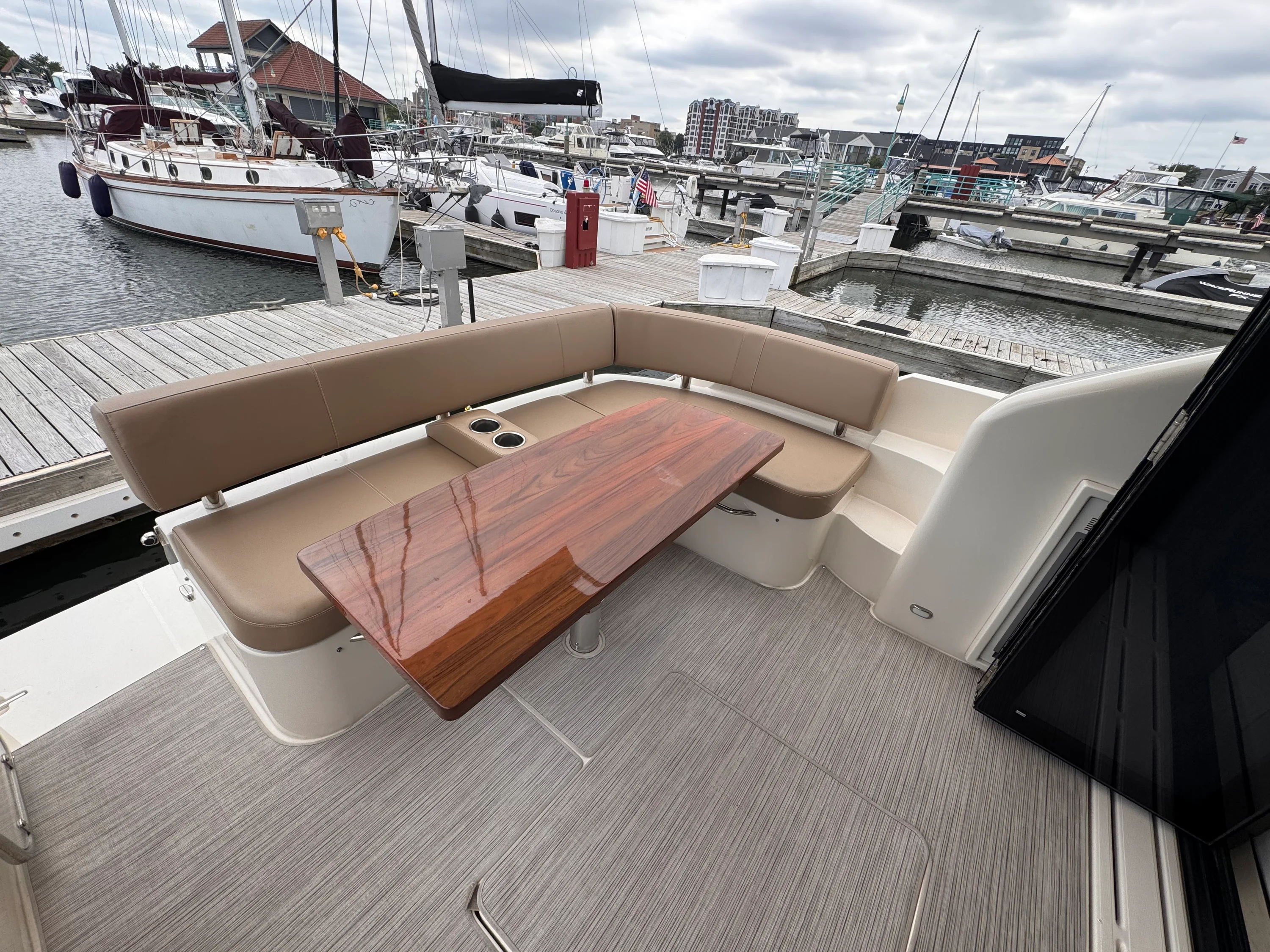 2018 Carver Yachts C37 Image Thumbnail #4