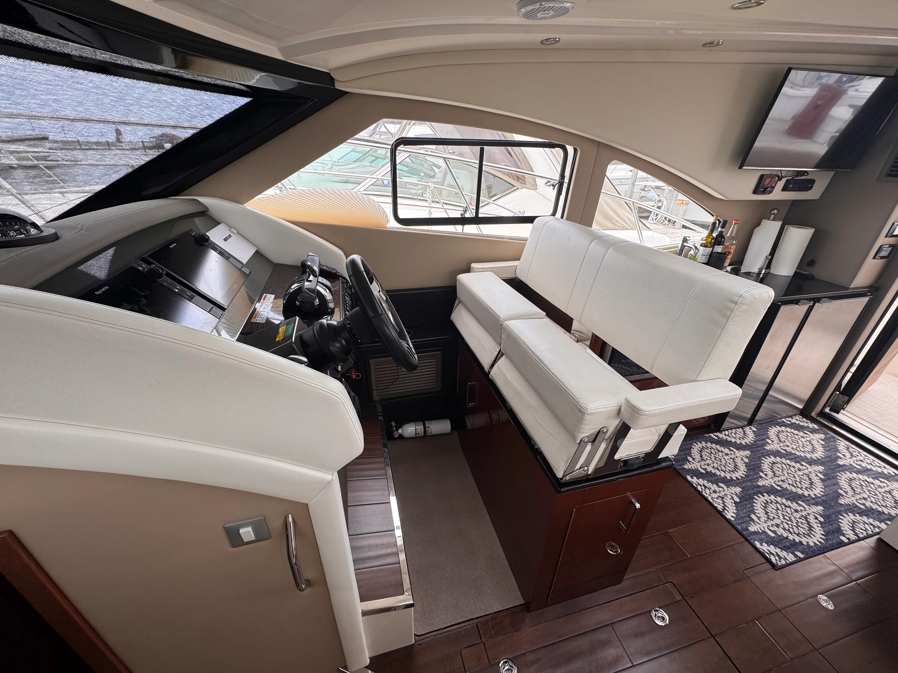 2018 Carver Yachts C37 Image Thumbnail #13