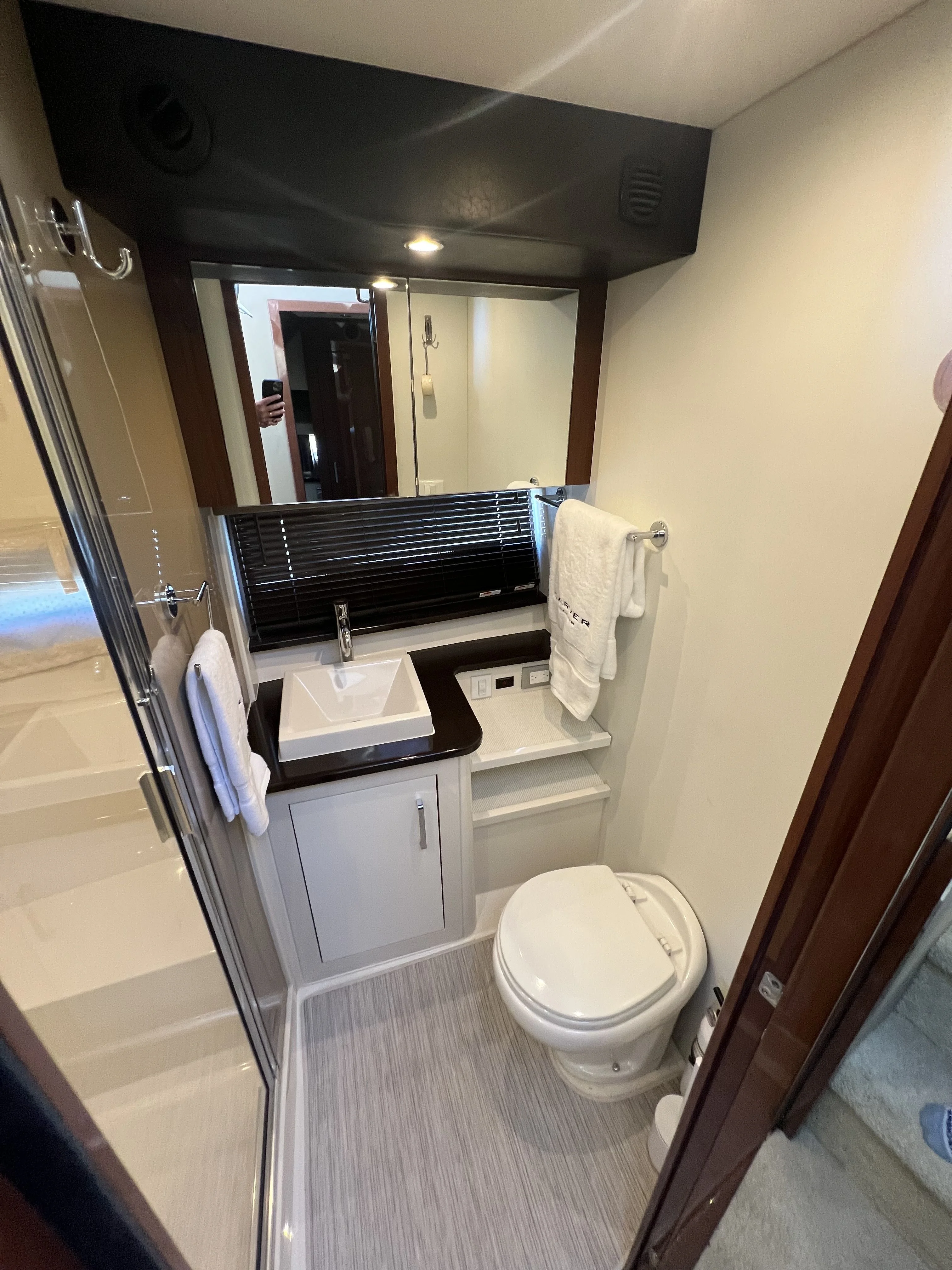 2018 Carver Yachts 37 COUPE Image Thumbnail #7