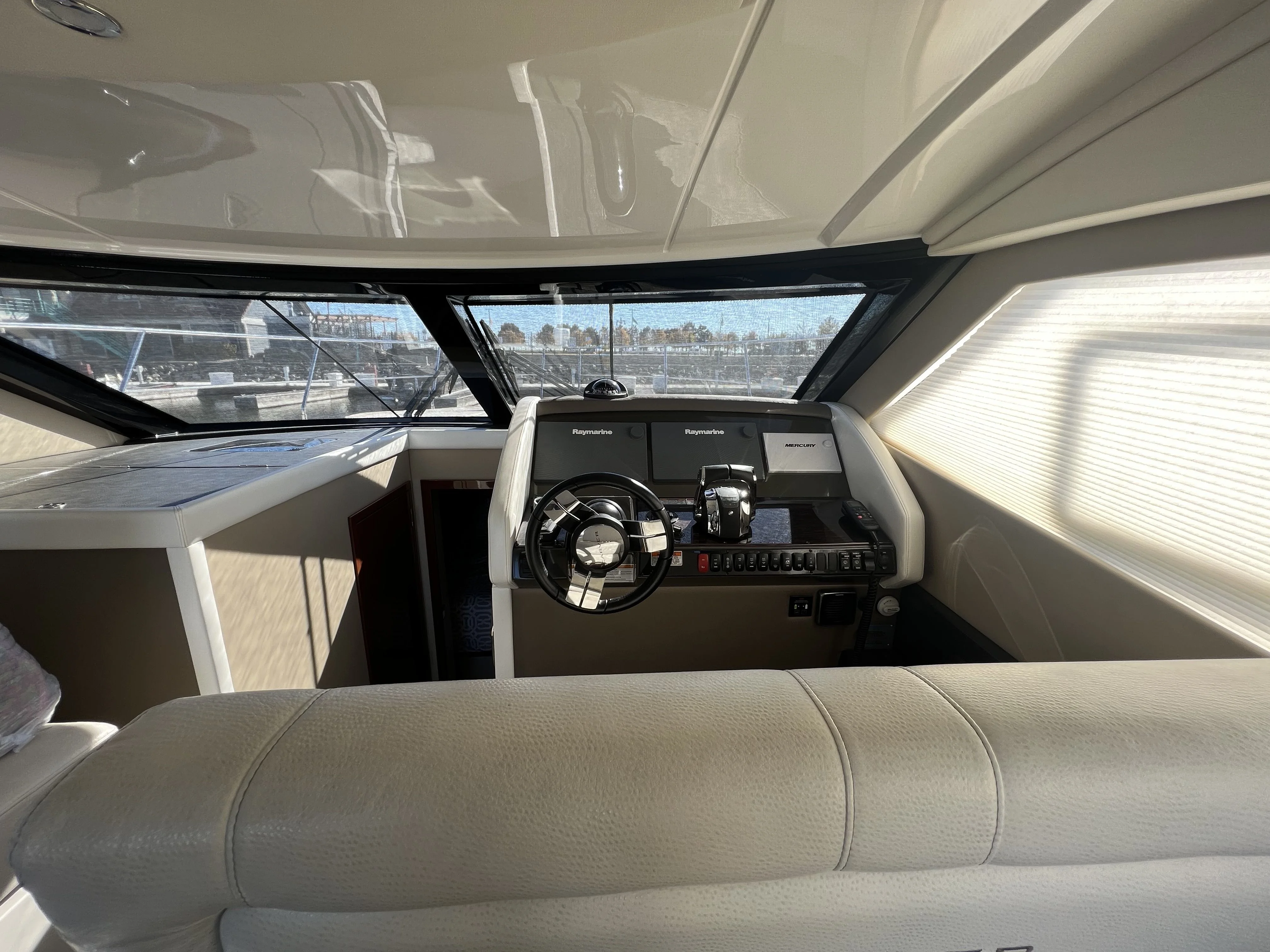 2018 Carver Yachts 37 COUPE Image Thumbnail #2