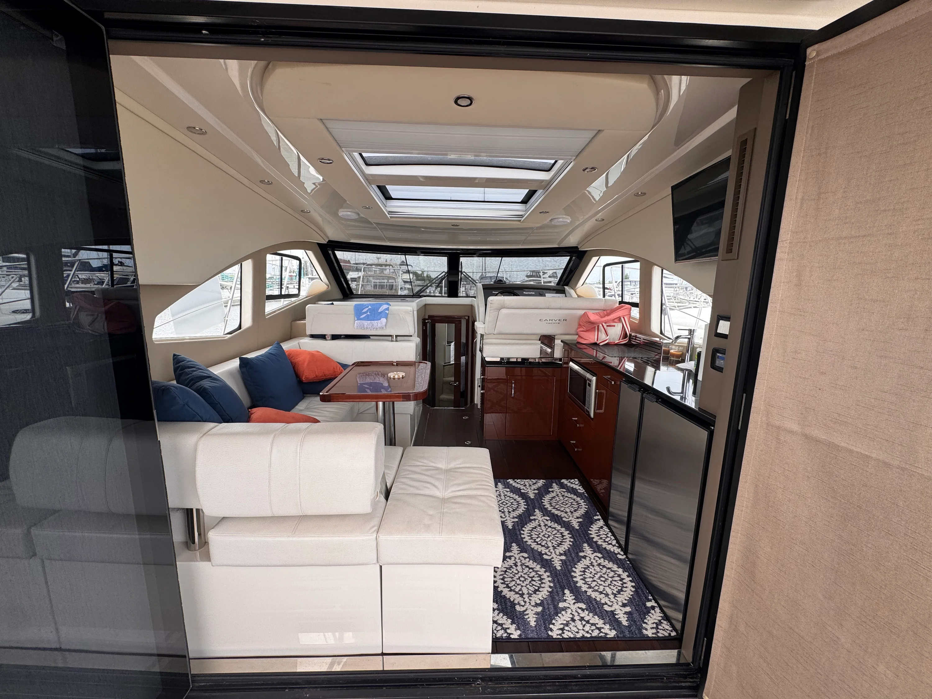 2018 Carver Yachts C37 Image Thumbnail #6