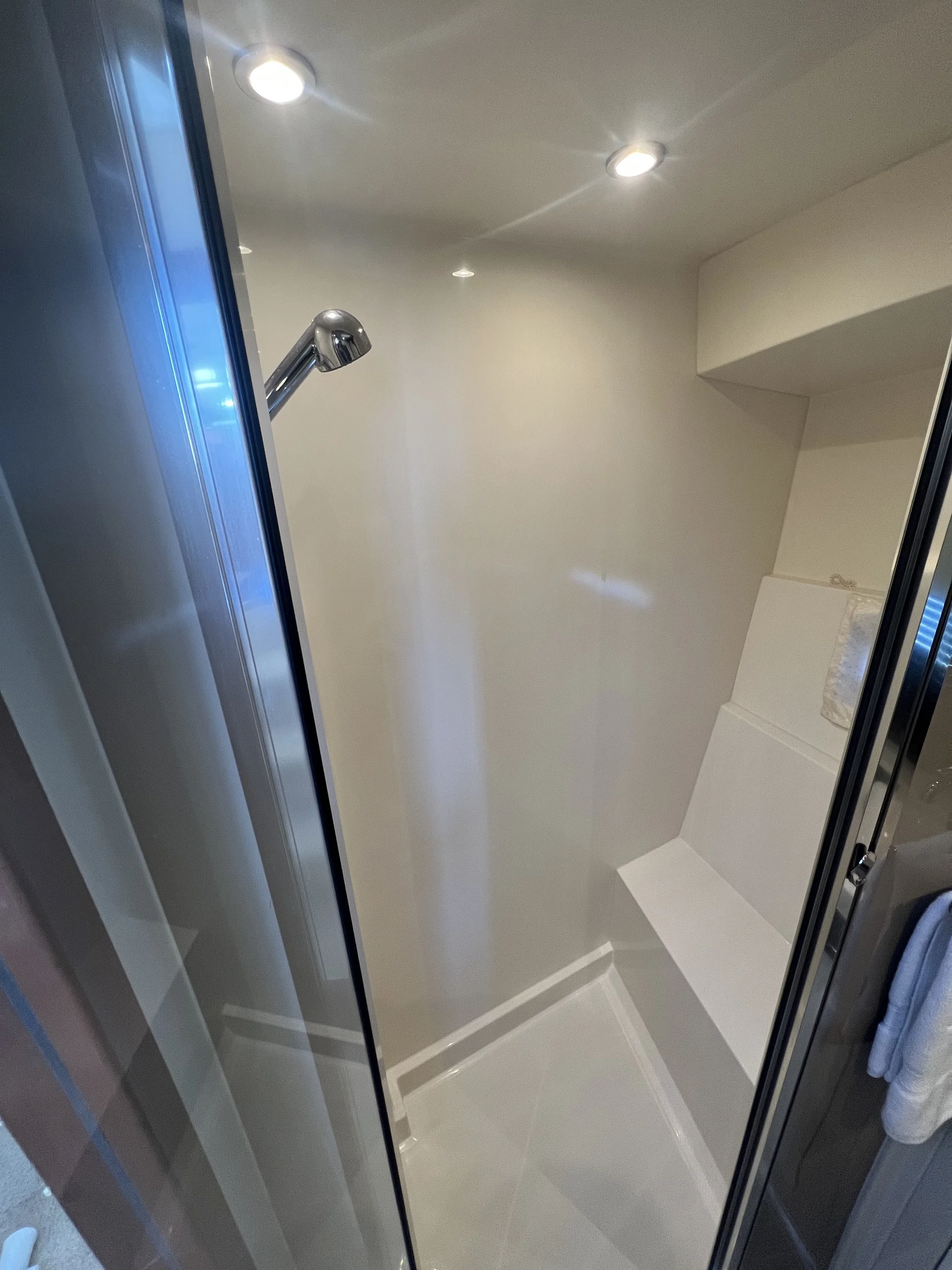 2018 Carver Yachts 37 COUPE Image Thumbnail #9