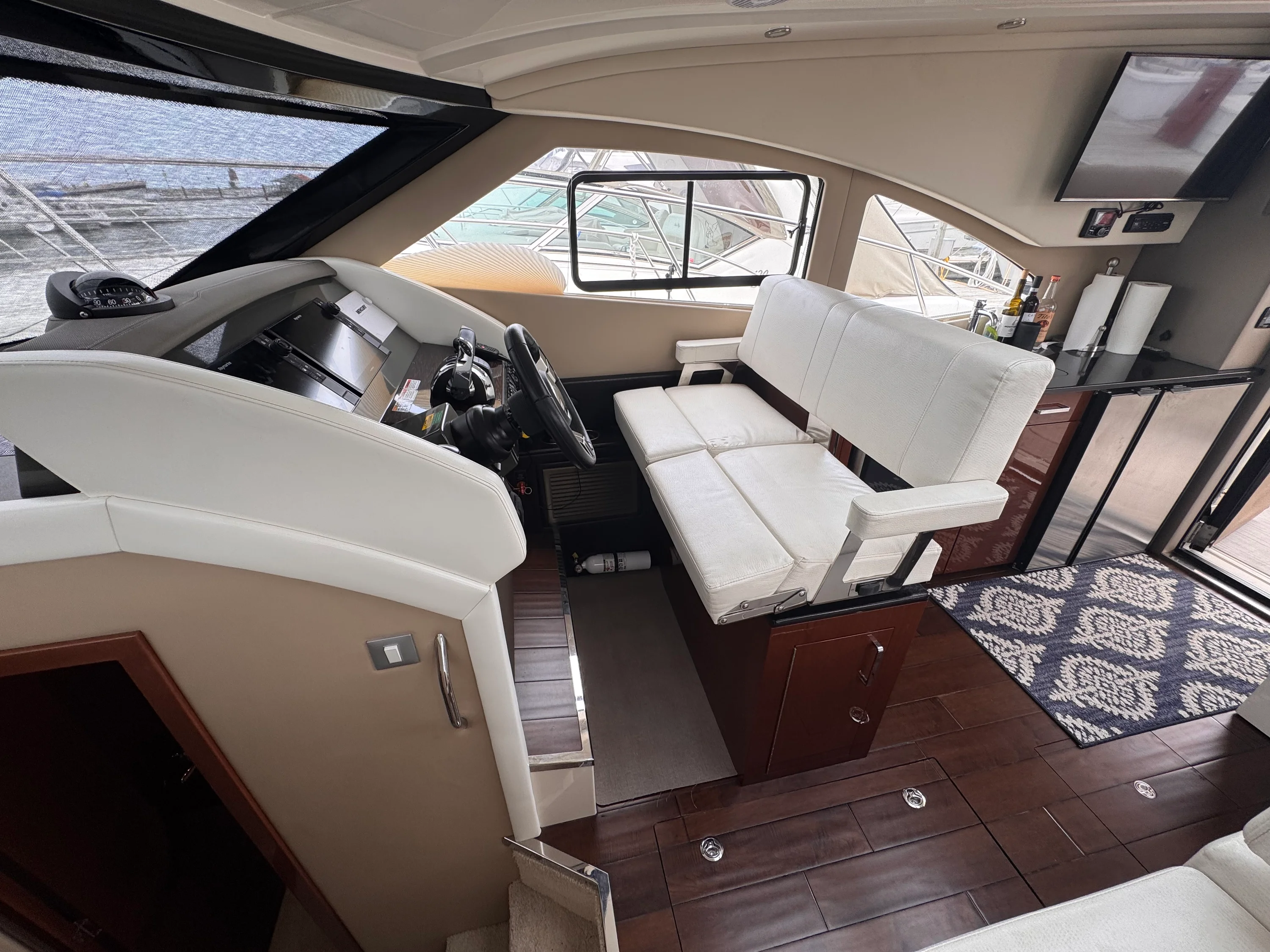 2018 Carver Yachts C37 Image Thumbnail #14