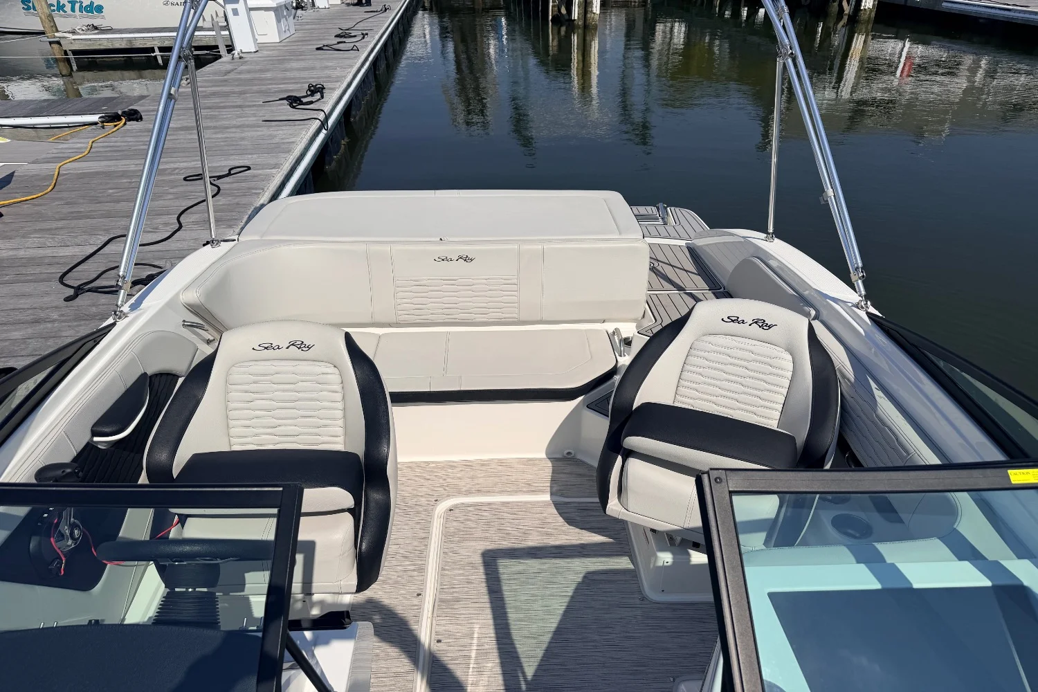 2023 Sea Ray SPX 190 Image Thumbnail #9