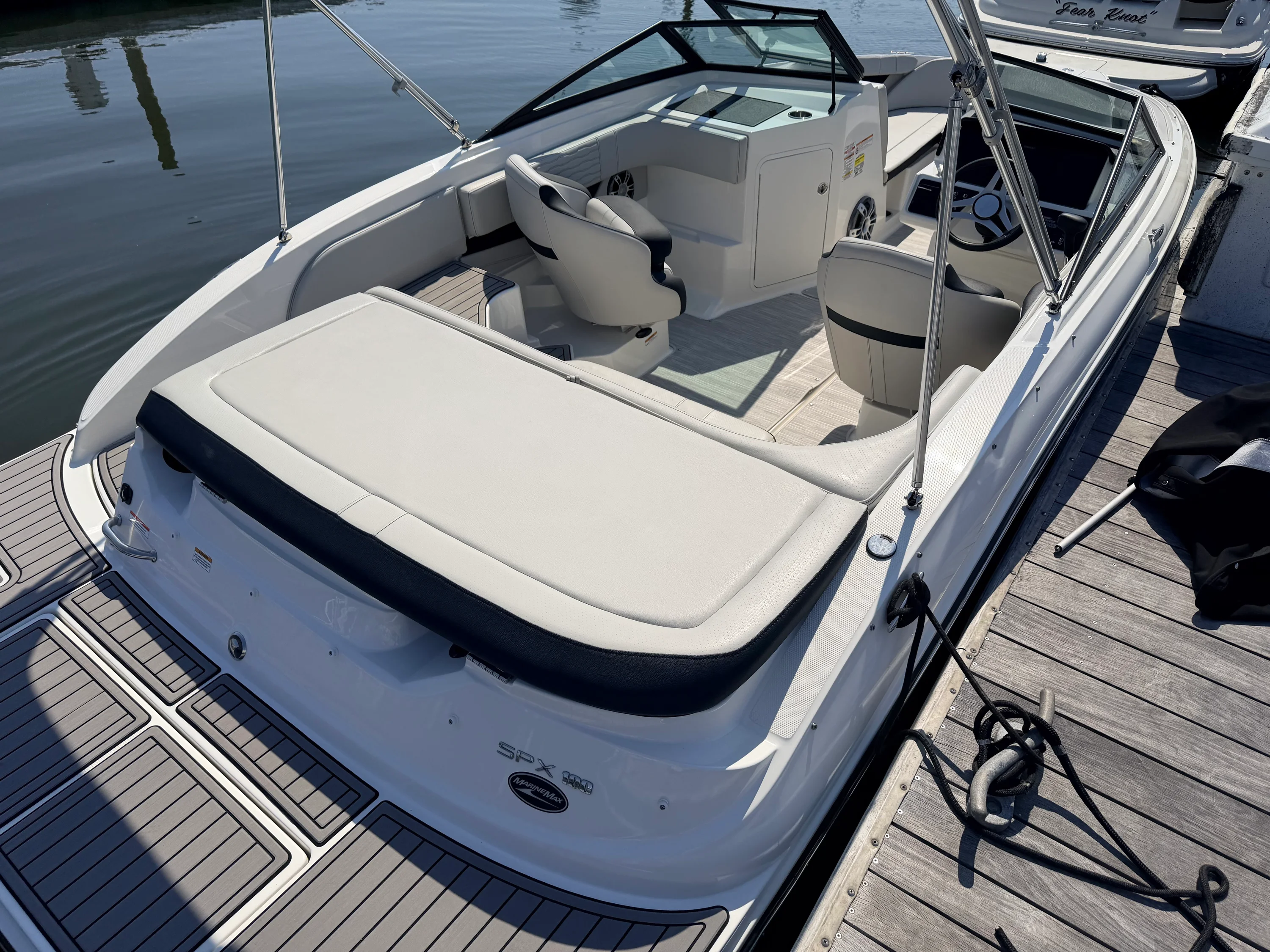 2023 Sea Ray SPX 190 Image Thumbnail #4