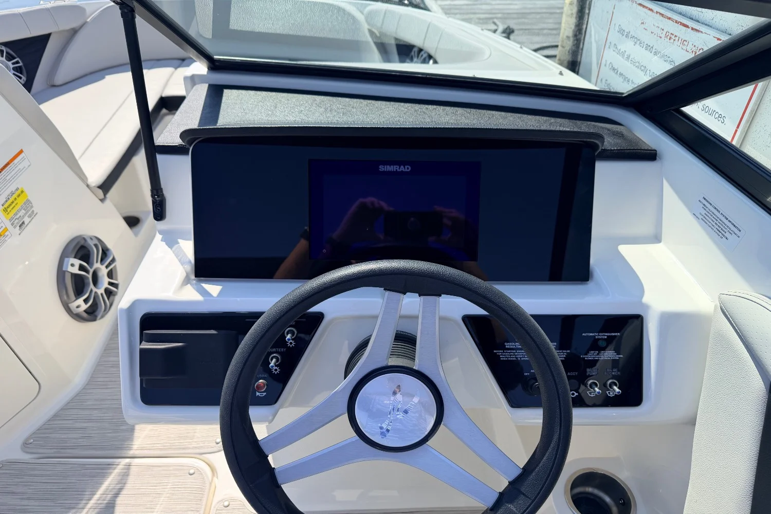 2023 Sea Ray SPX 190 Image Thumbnail #11