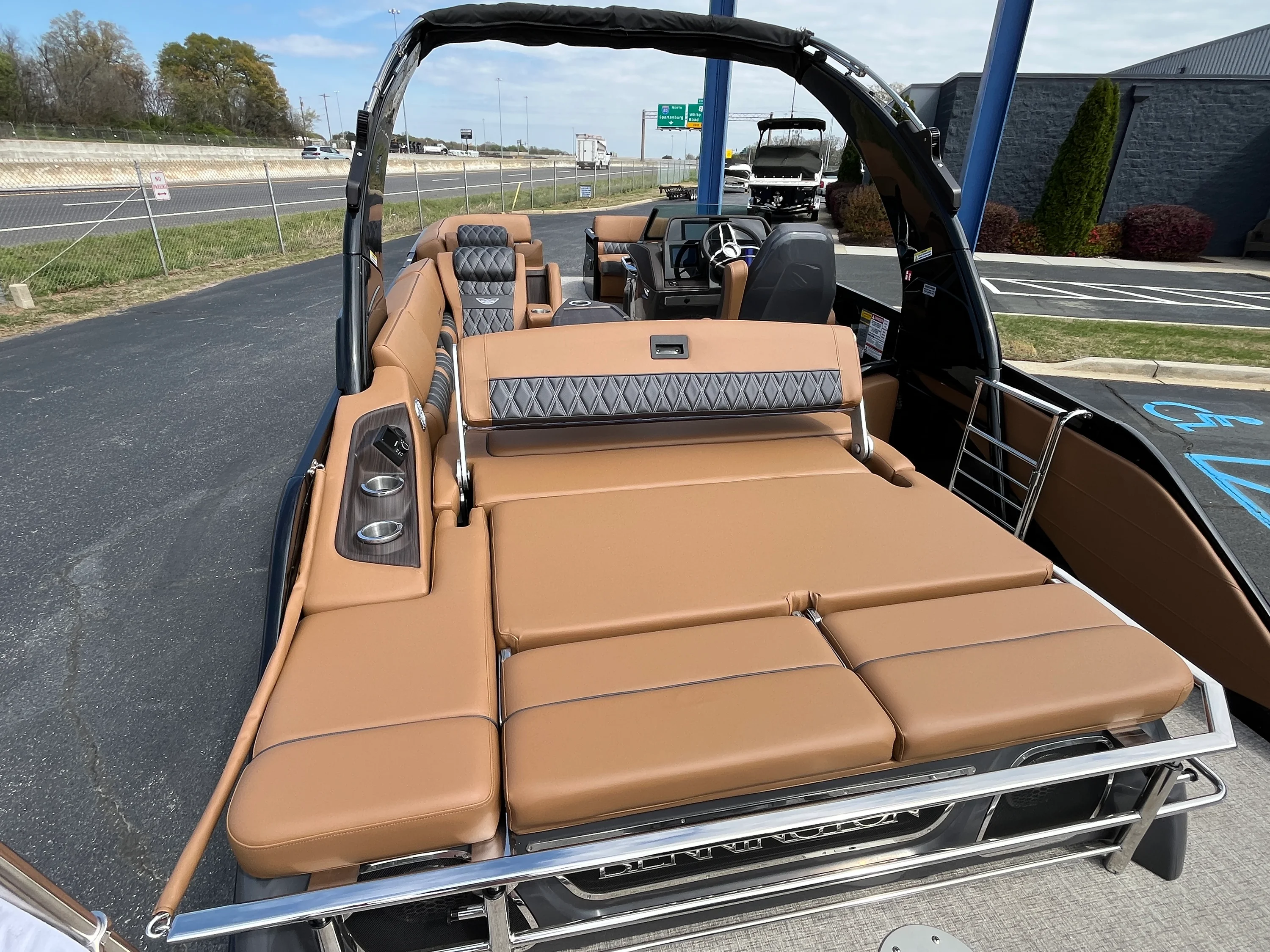 2026 Bennington 25QXS Image Thumbnail #36