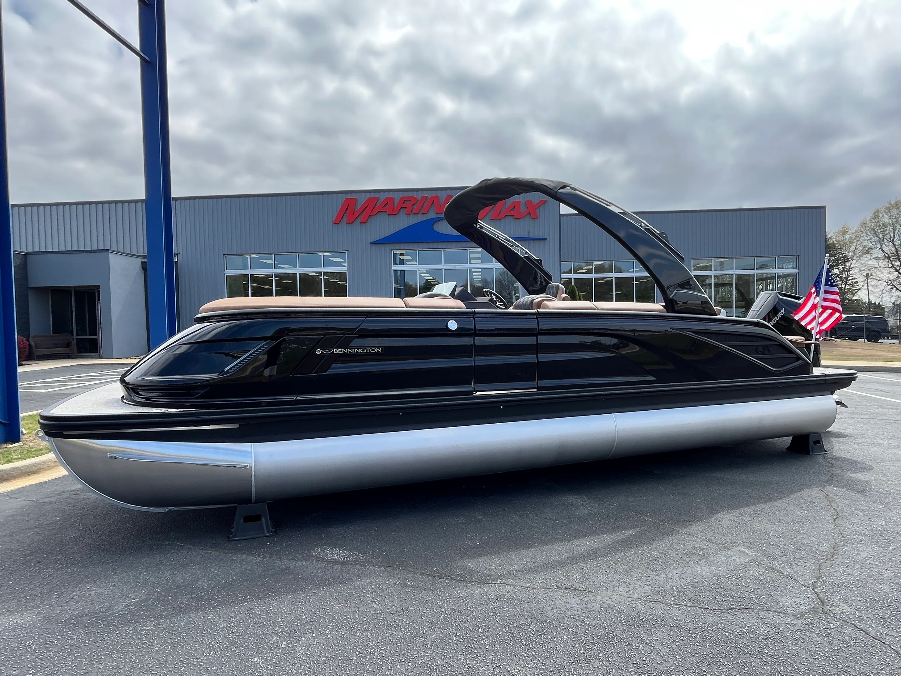 2026 Bennington 25QXS Image Thumbnail #1