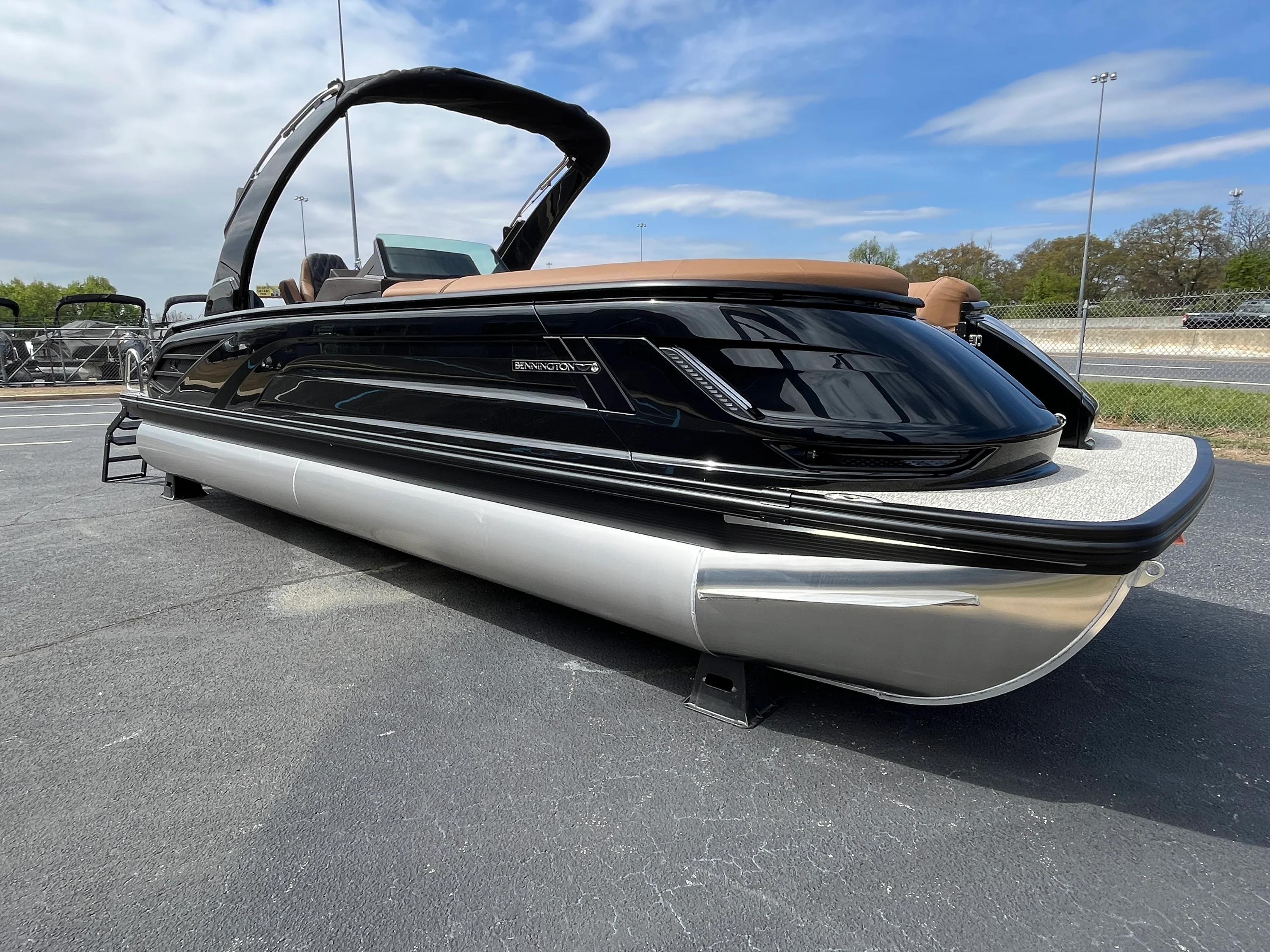 2026 Bennington 25QXS Image Thumbnail #7