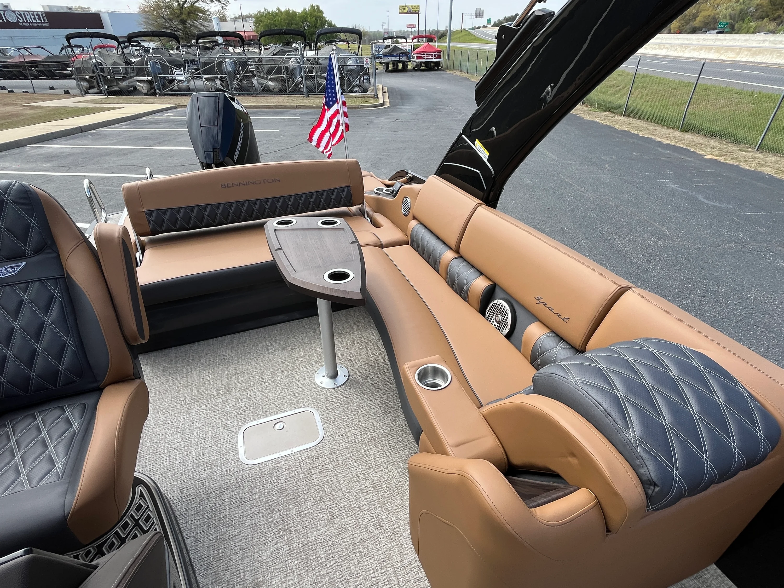 2026 Bennington 25QXS Image Thumbnail #24