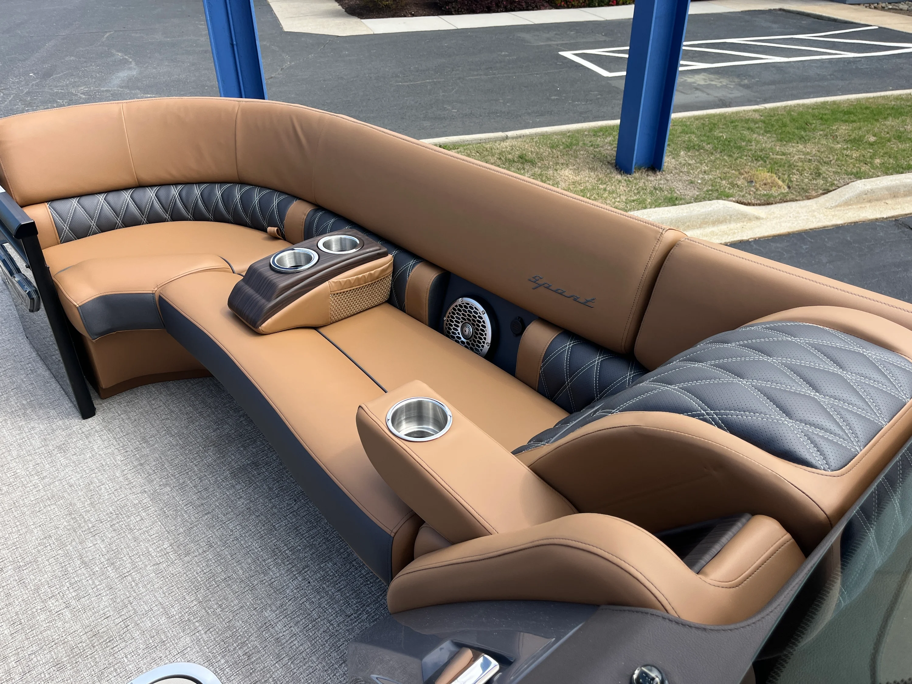 2026 Bennington 25QXS Image Thumbnail #17