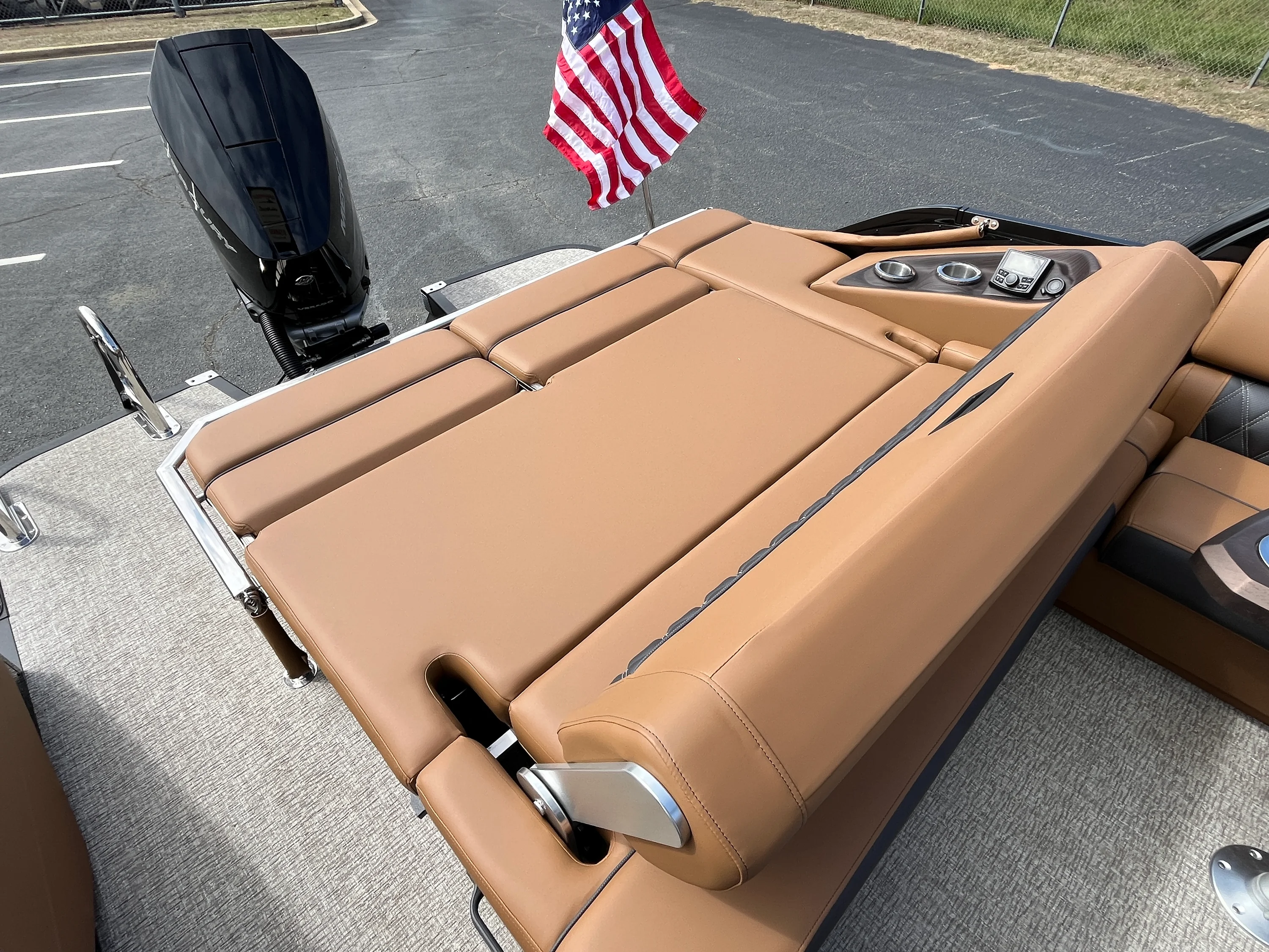 2026 Bennington 25QXS Image Thumbnail #33