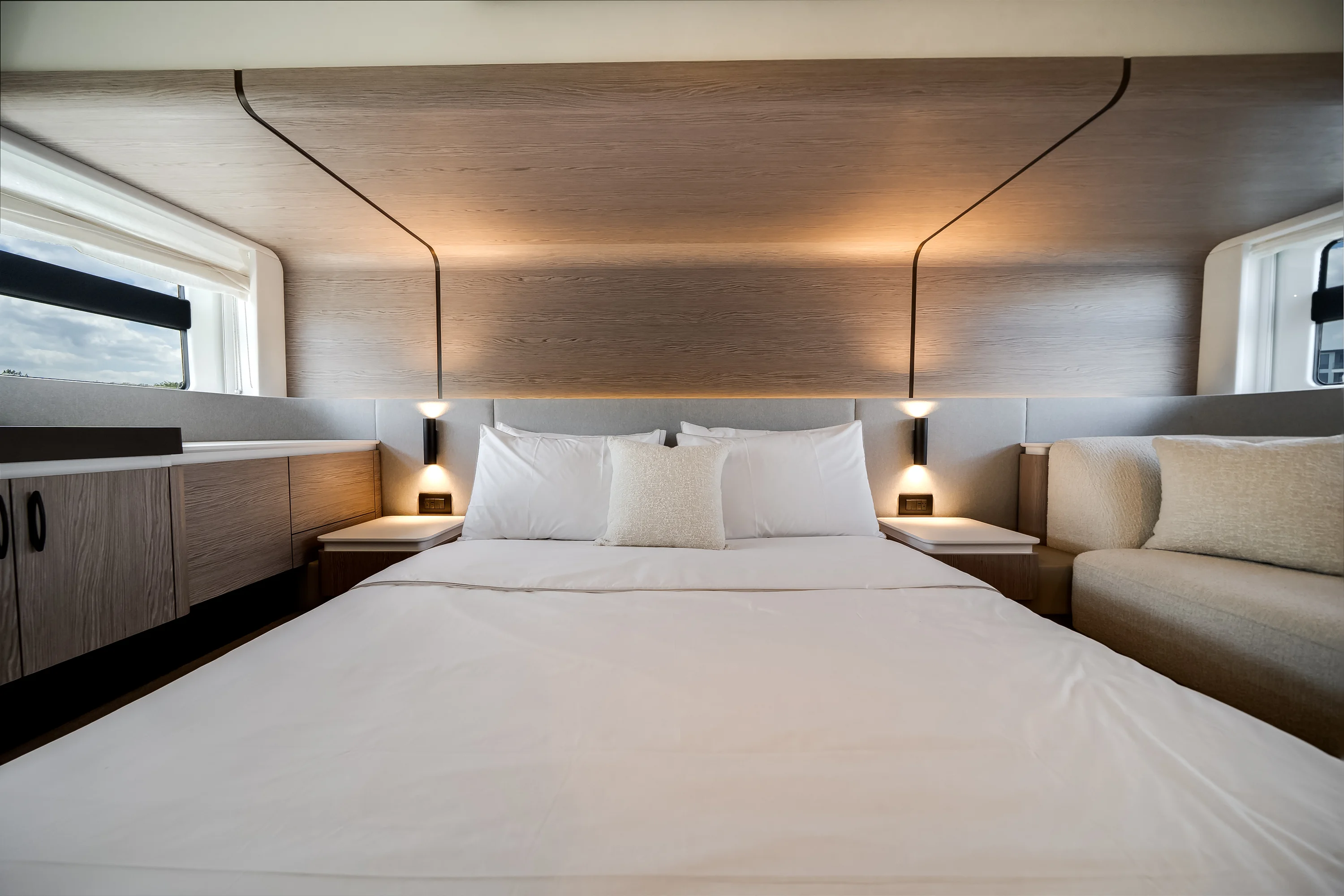 2026 Azimut Fly 53 Image Thumbnail #39