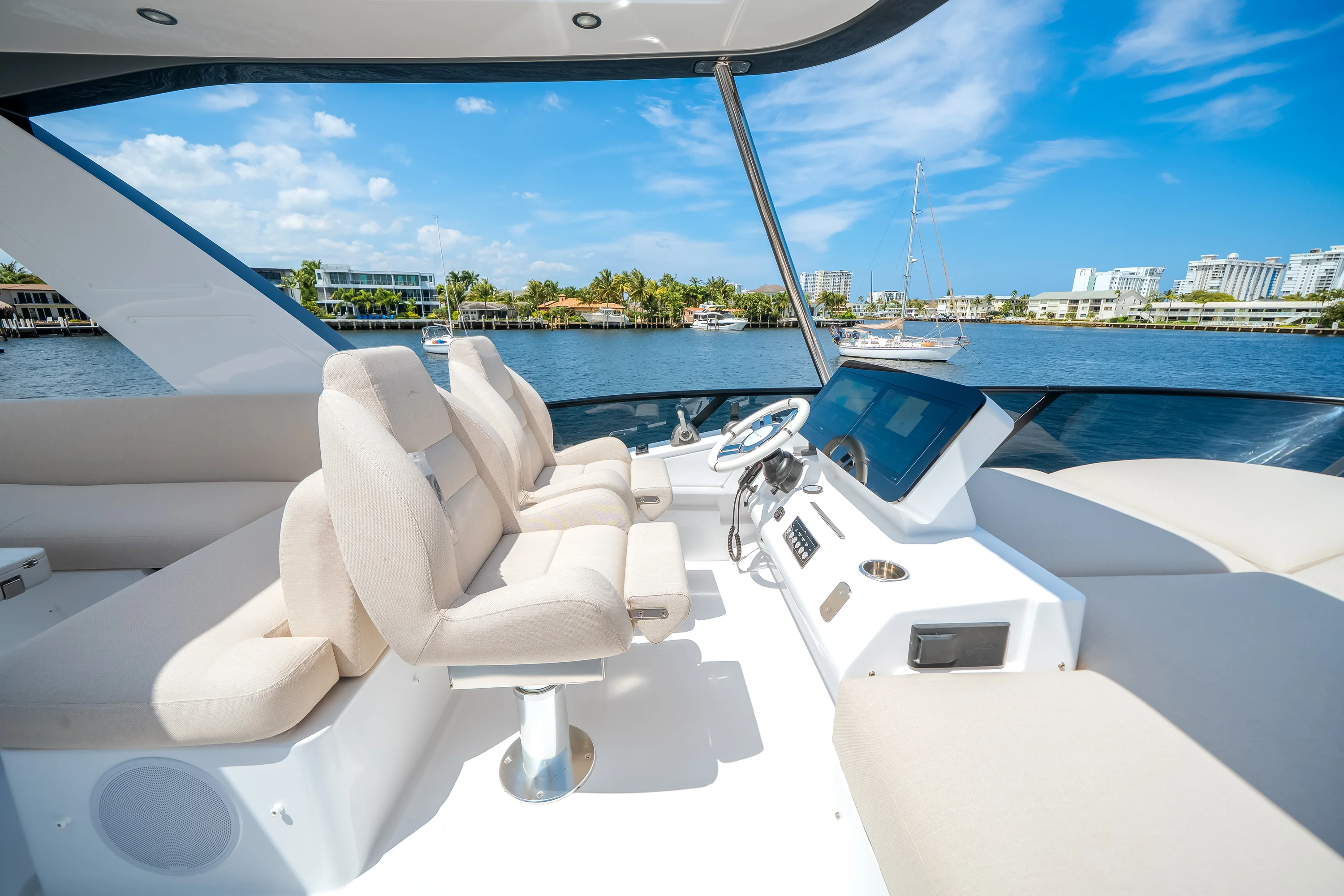2026 Azimut Fly 53 Image Thumbnail #15