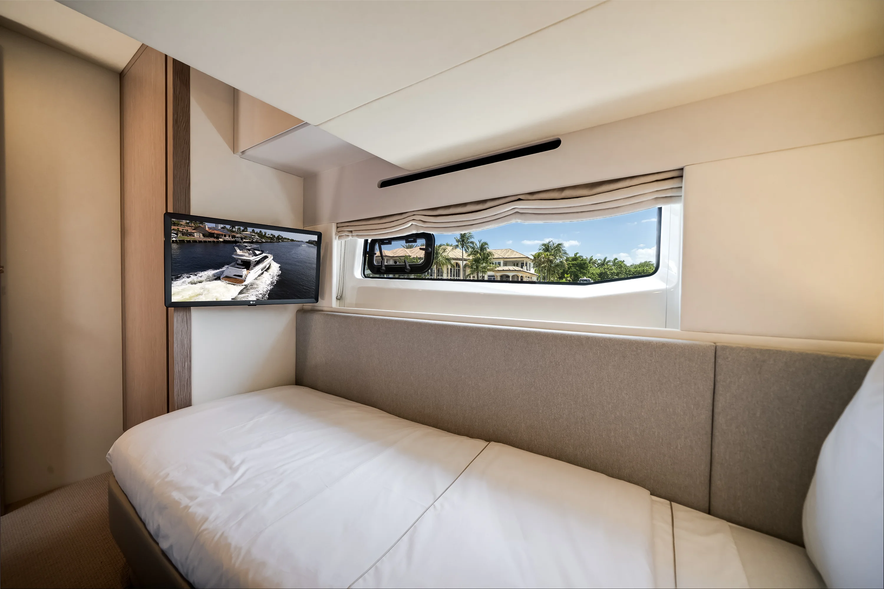 2026 Azimut Fly 53 Image Thumbnail #42