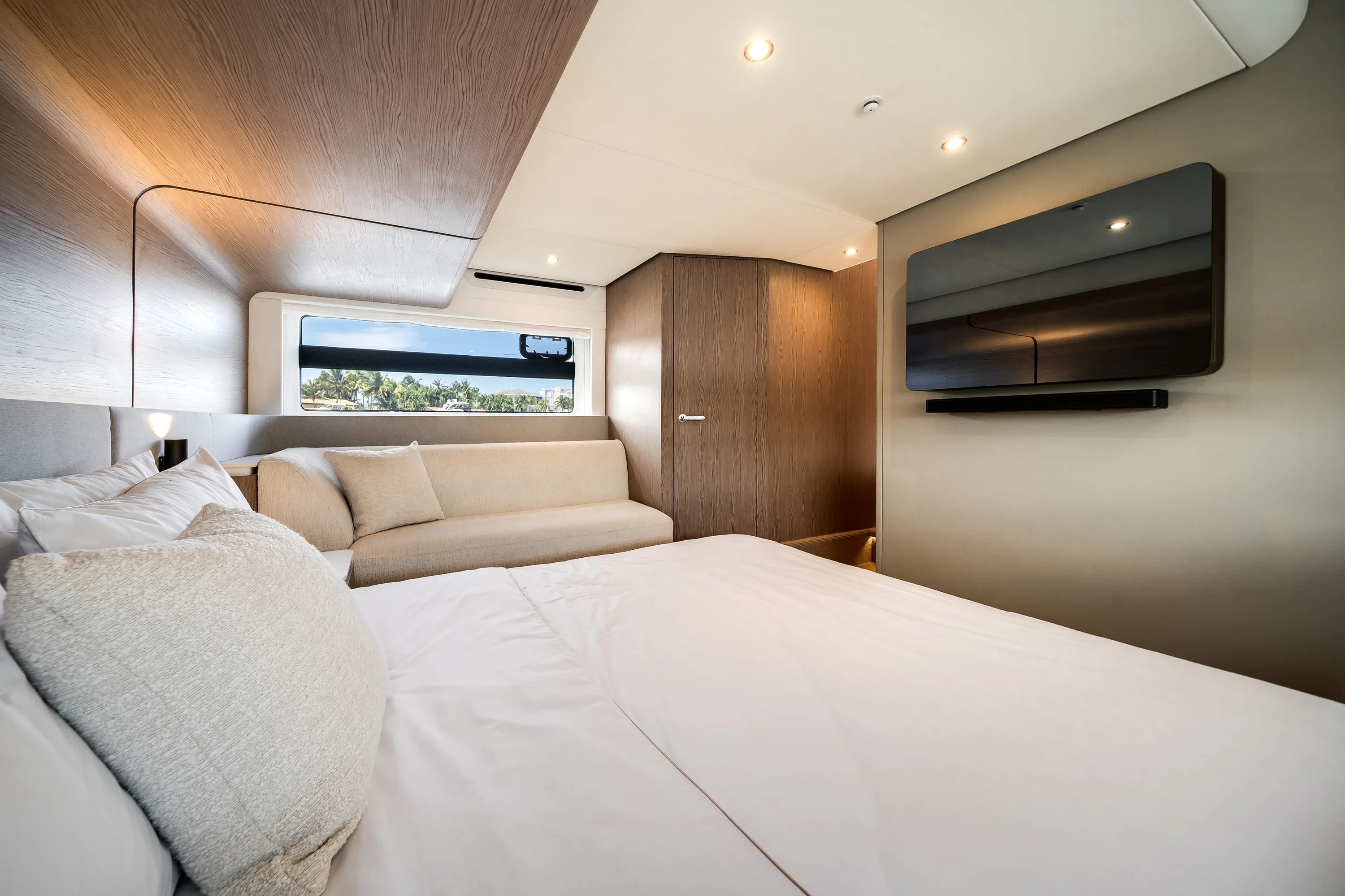 2026 Azimut Fly 53 Image Thumbnail #34
