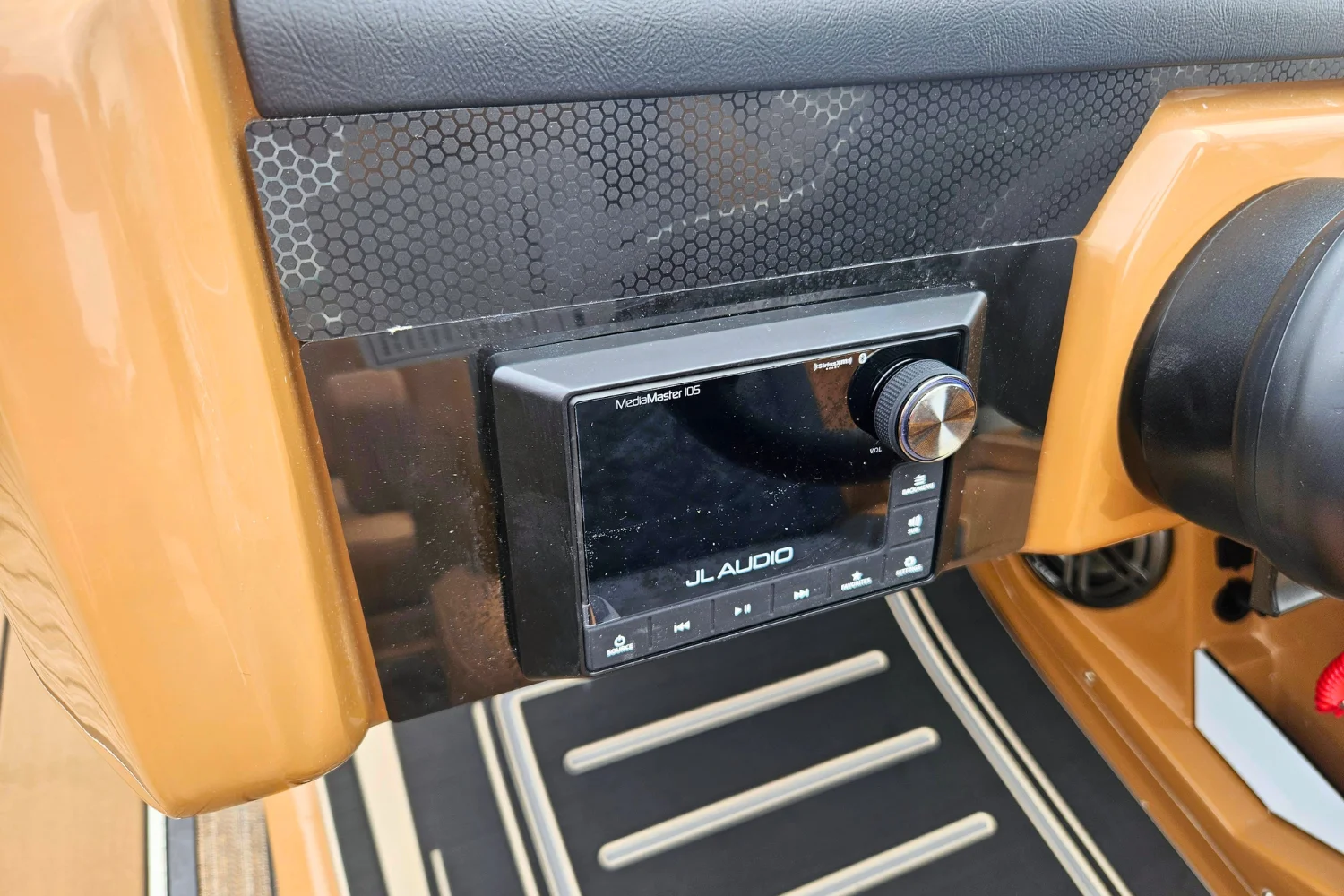 2026 Harris SOLSTICE 230 Image Thumbnail #14